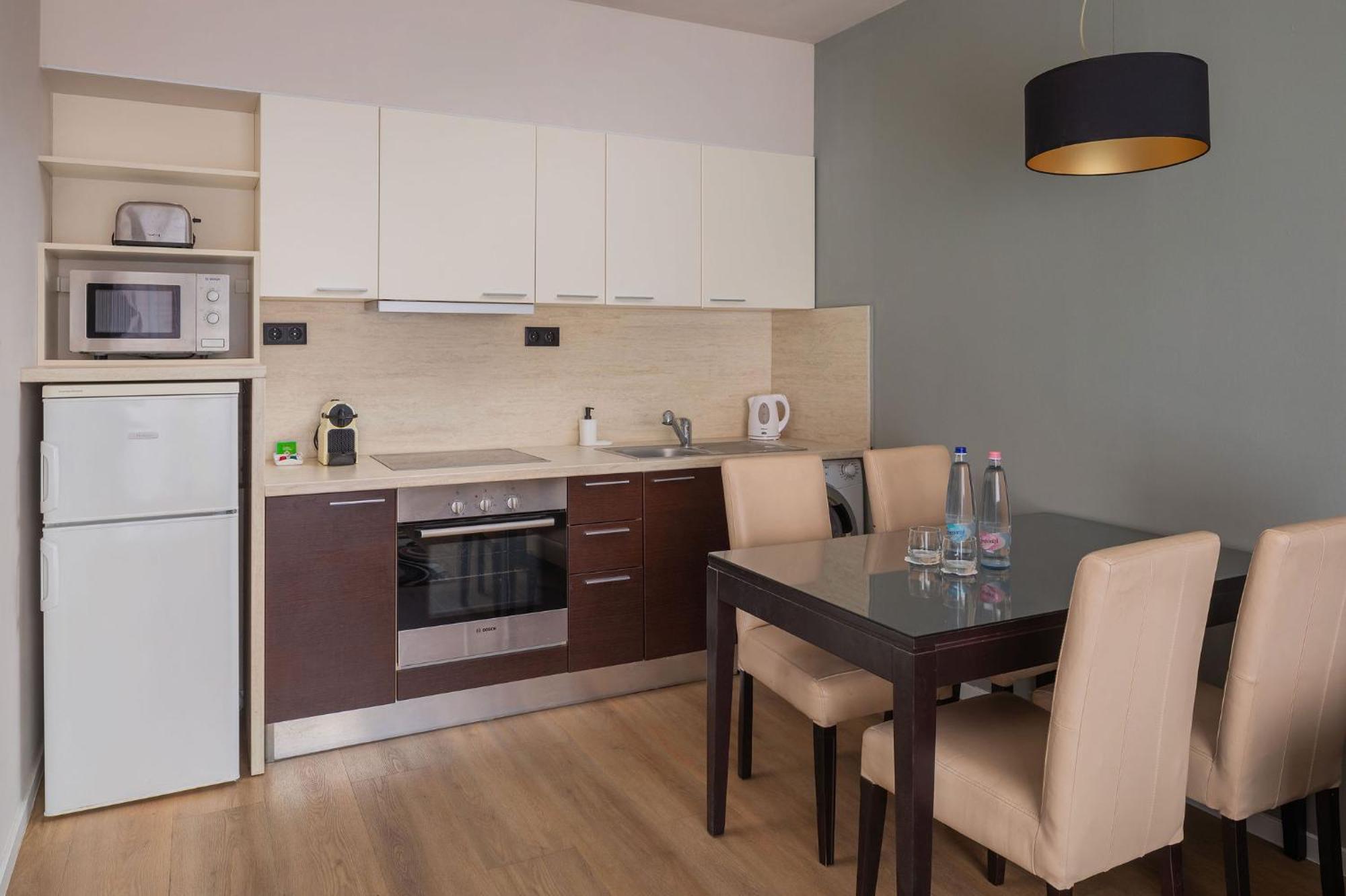 Deluxe One-Bedroom Suite