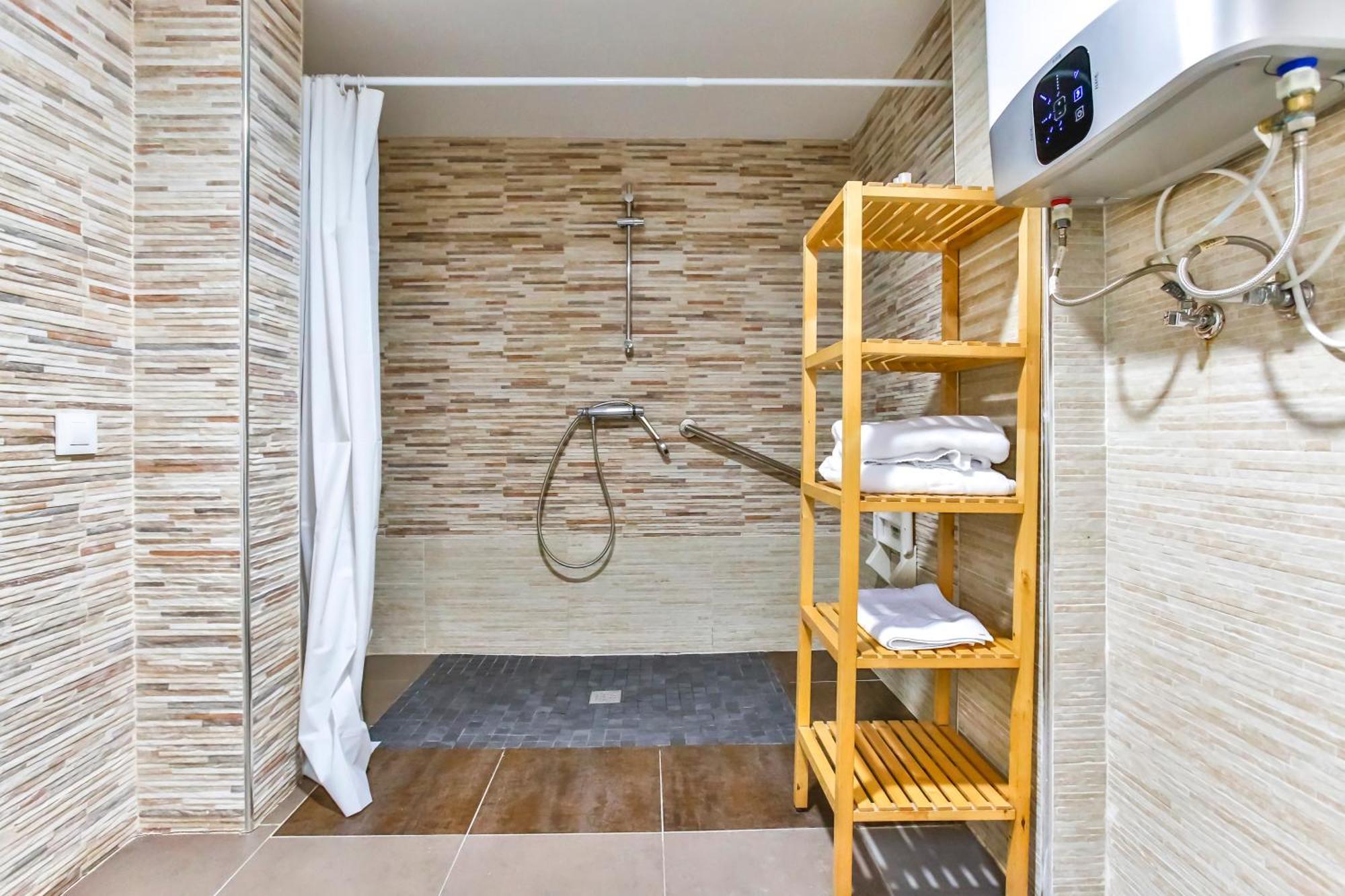 Triple Room Private Bathroom