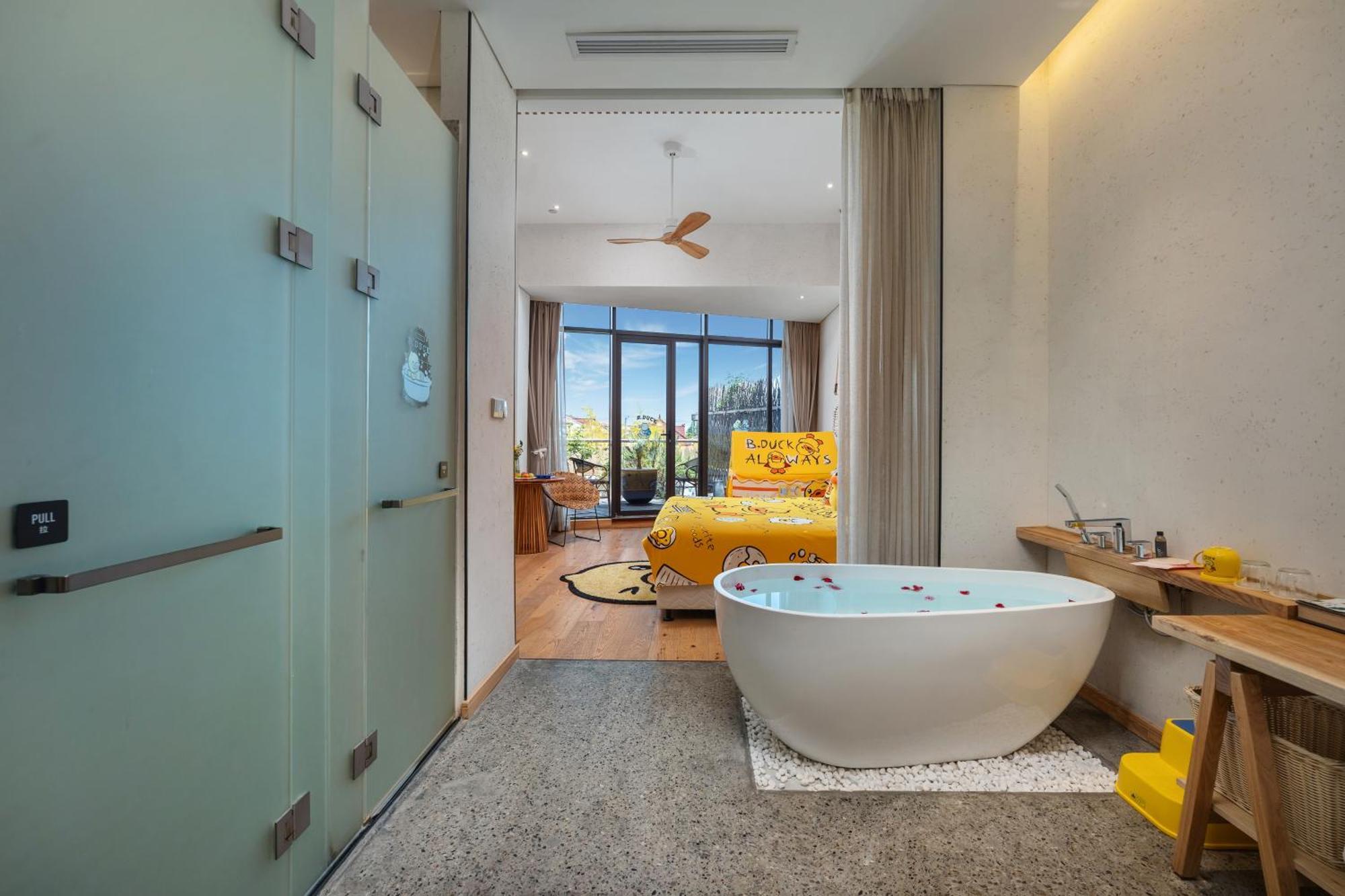 Deluxe Family Suite