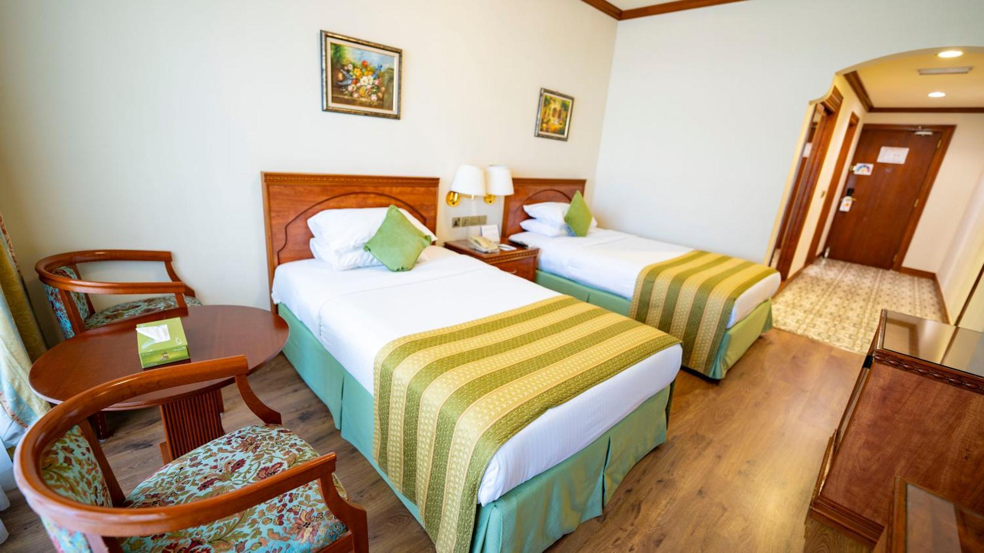 Standard Twin bed Souk View Balcony Shuttle Bus To Al Mamzar Beach
