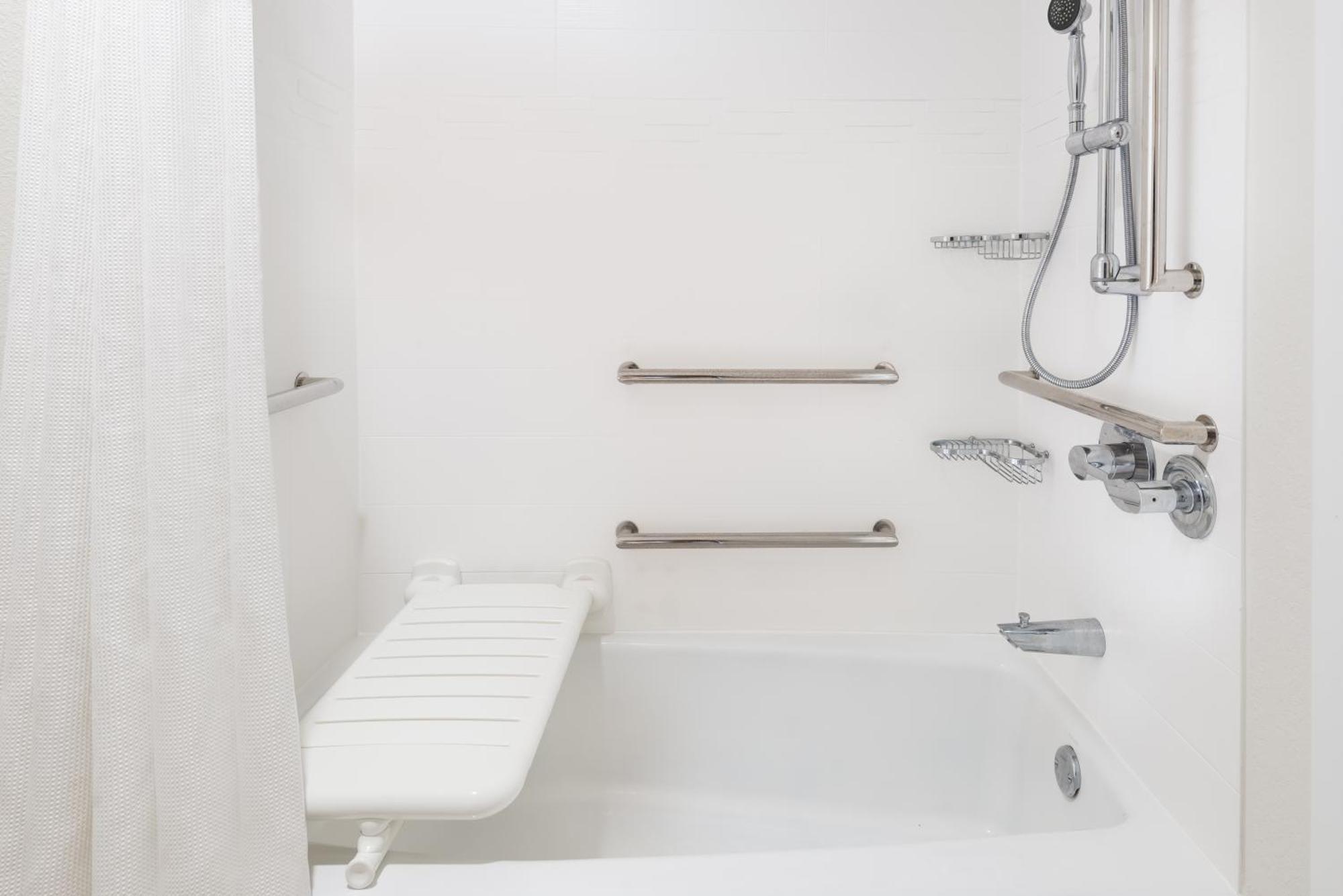One-Bedroom Queen Suite Sofa Bed Adapted Tub Mobility Accessible