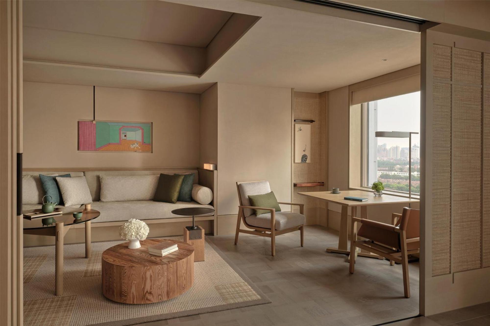 Deluxe King Suite