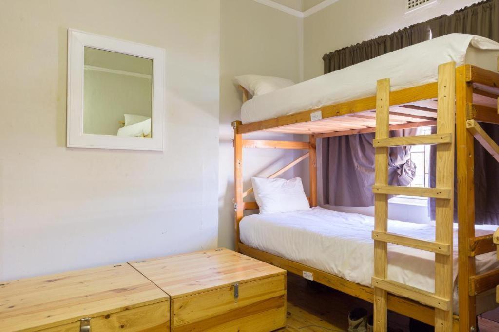 Bed 6-Bed Female Dormitory Room