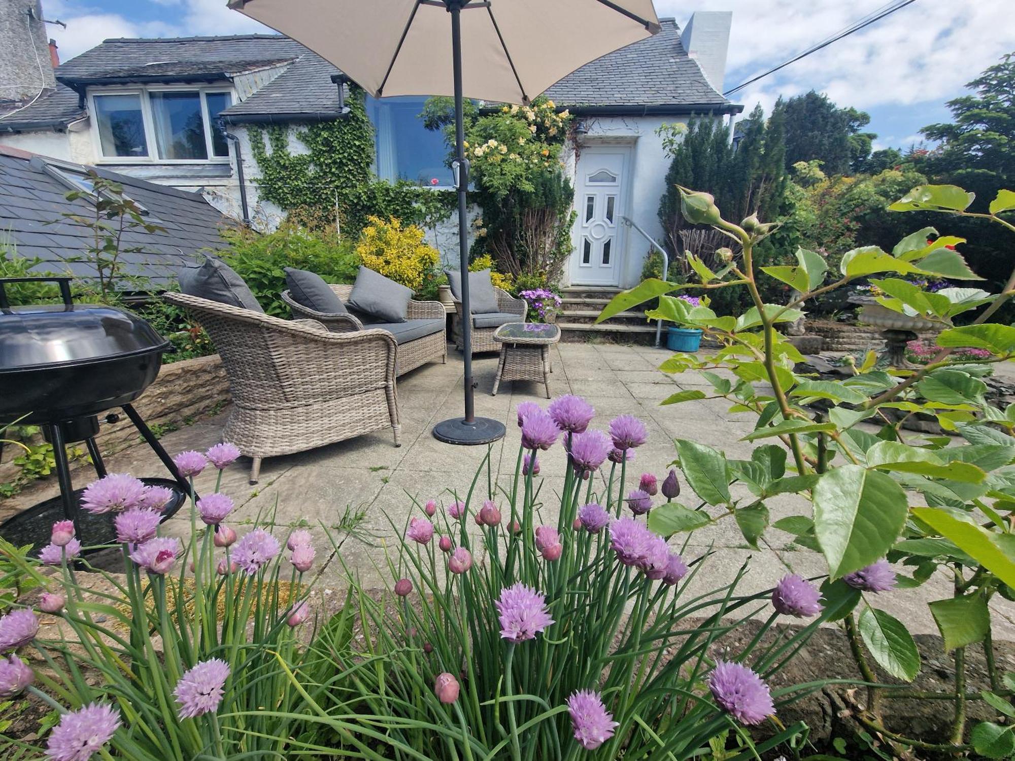 Deluxe Two-Bedroom Apartment Garden View