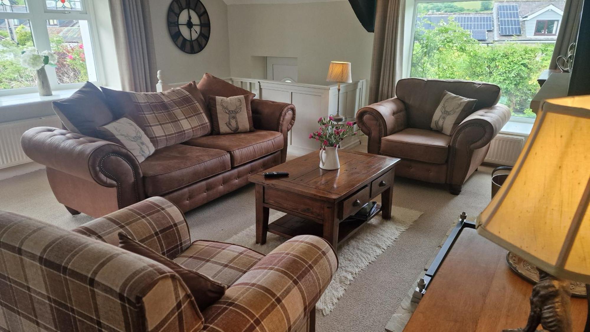 Deluxe Two-Bedroom Apartment Garden View