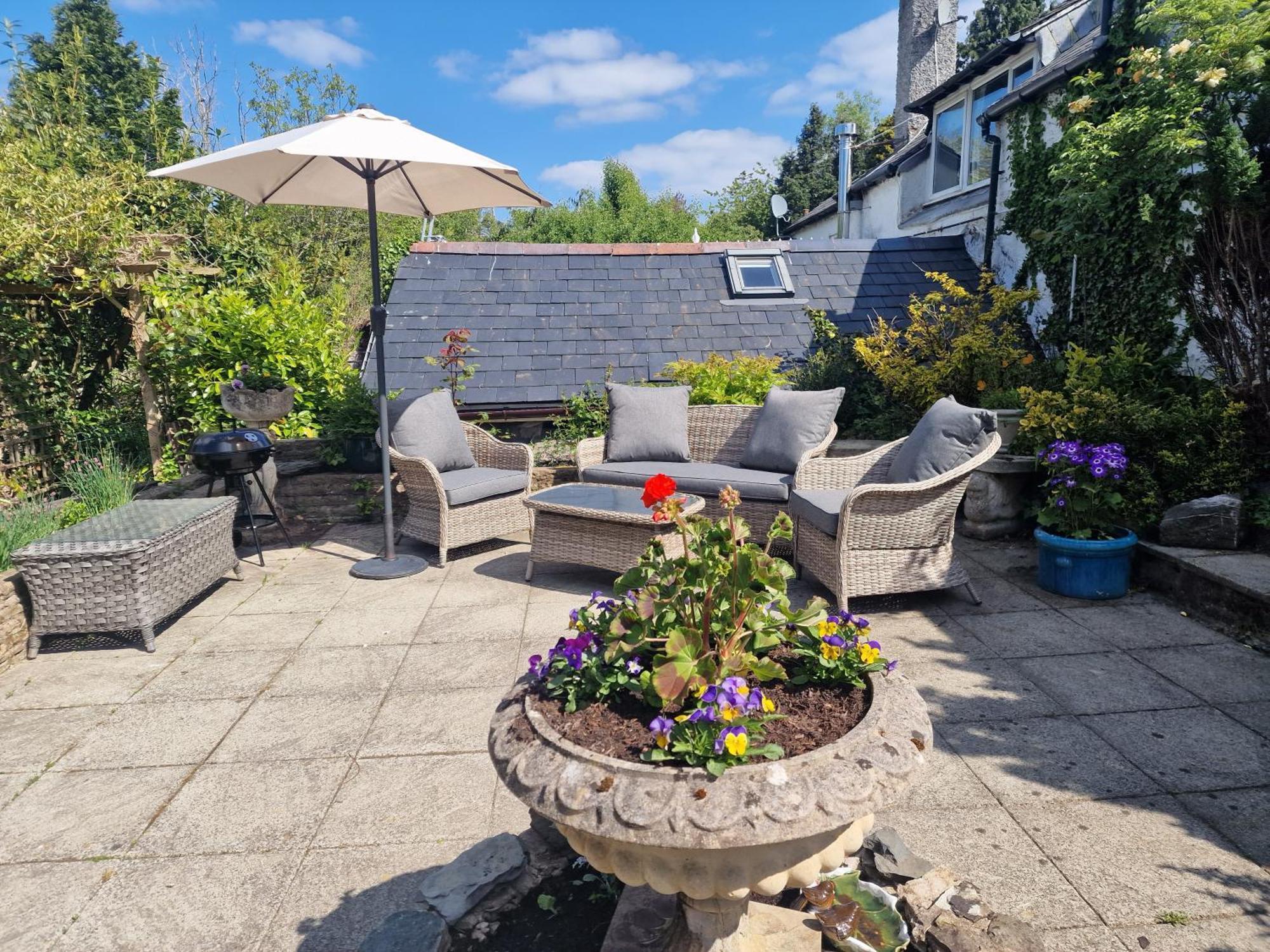 Deluxe Two-Bedroom Apartment Garden View