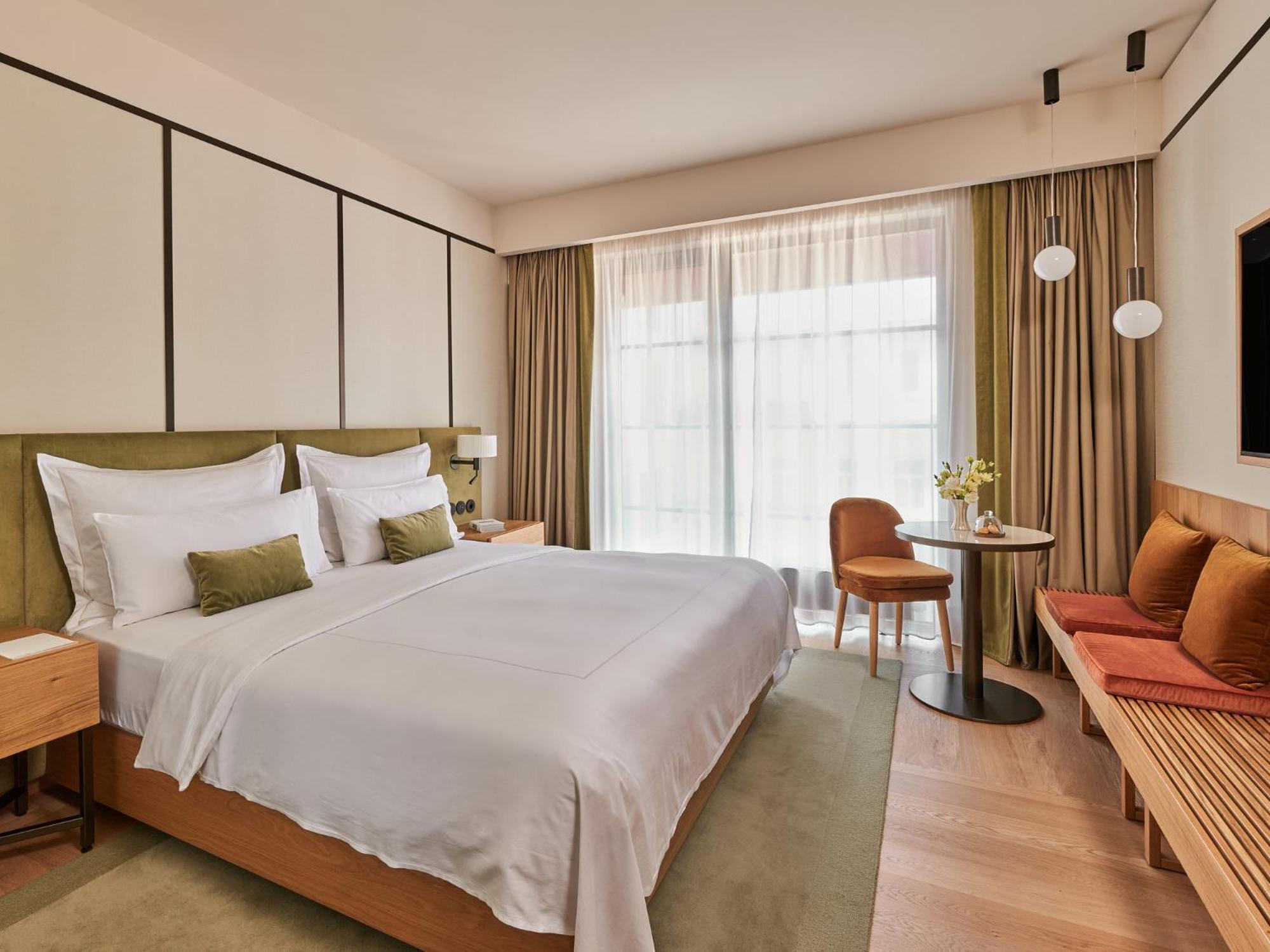 Superior King Room