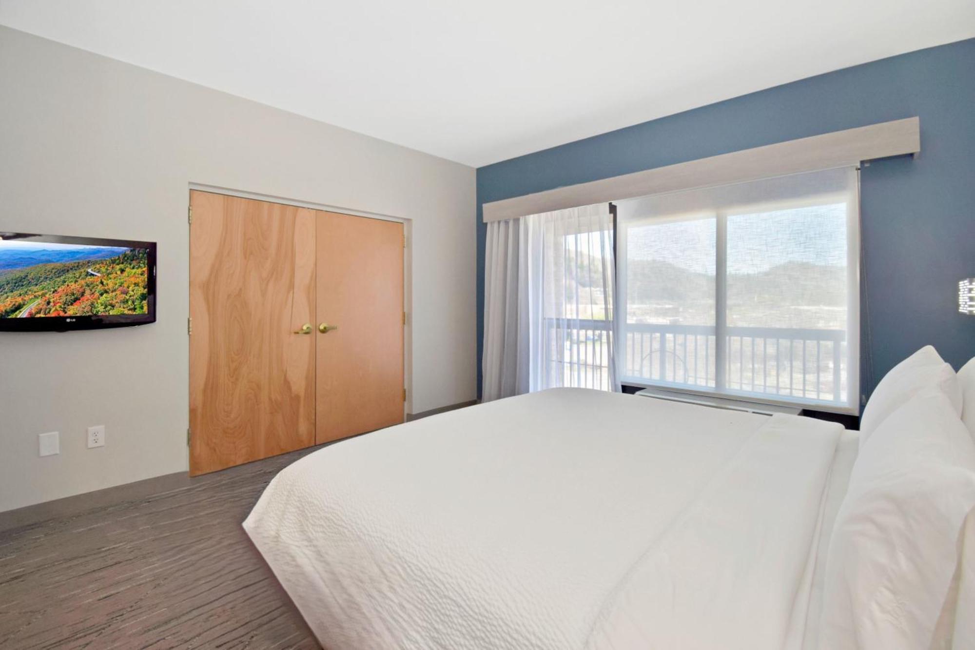 One-Bedroom Suite Roll Shower Mobility Accessible