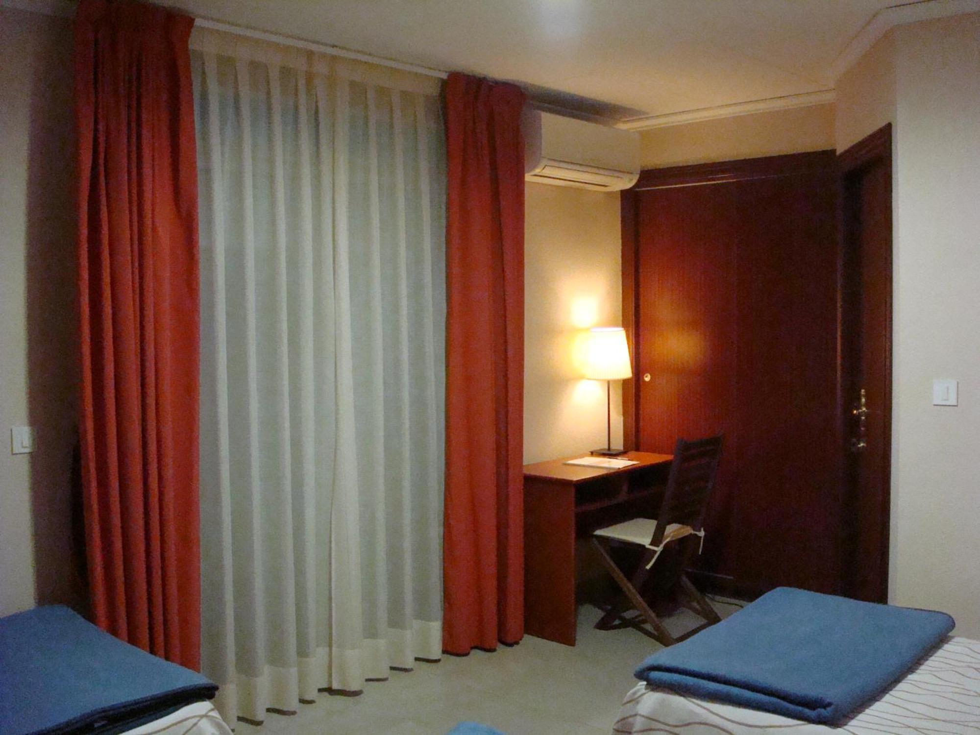 Standard Queen Room
