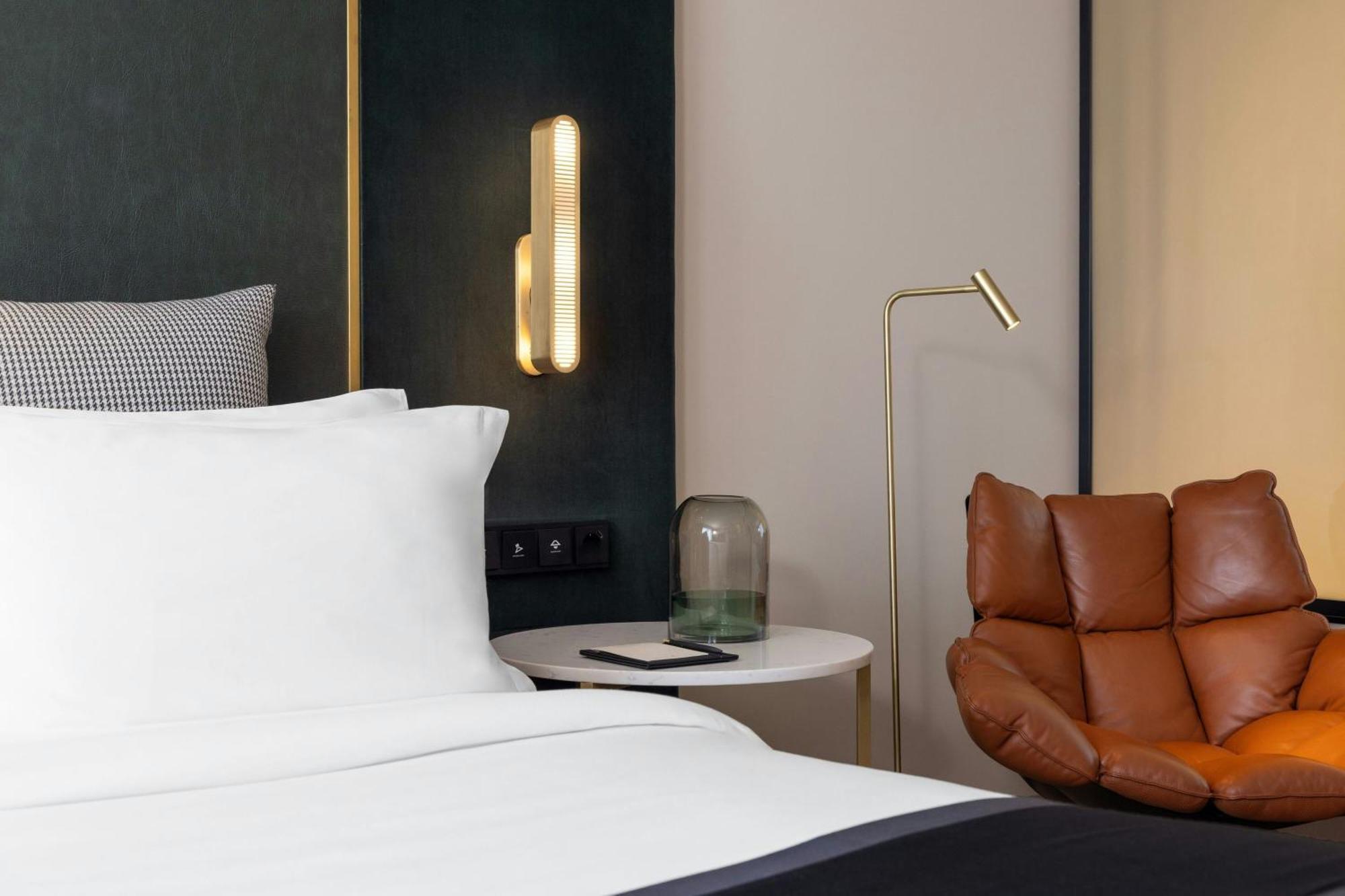 City View Deluxe Guestroom 1 King Bed