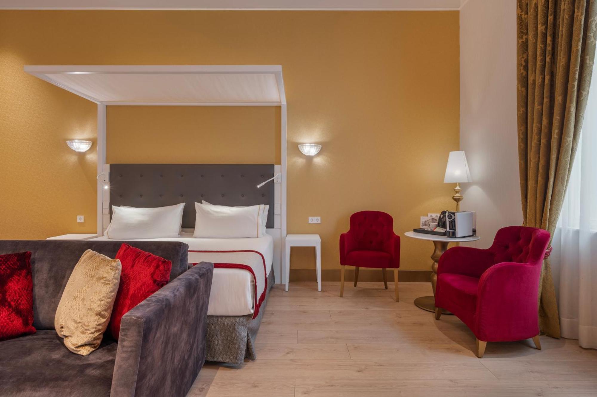 Deluxe Double or Twin Room