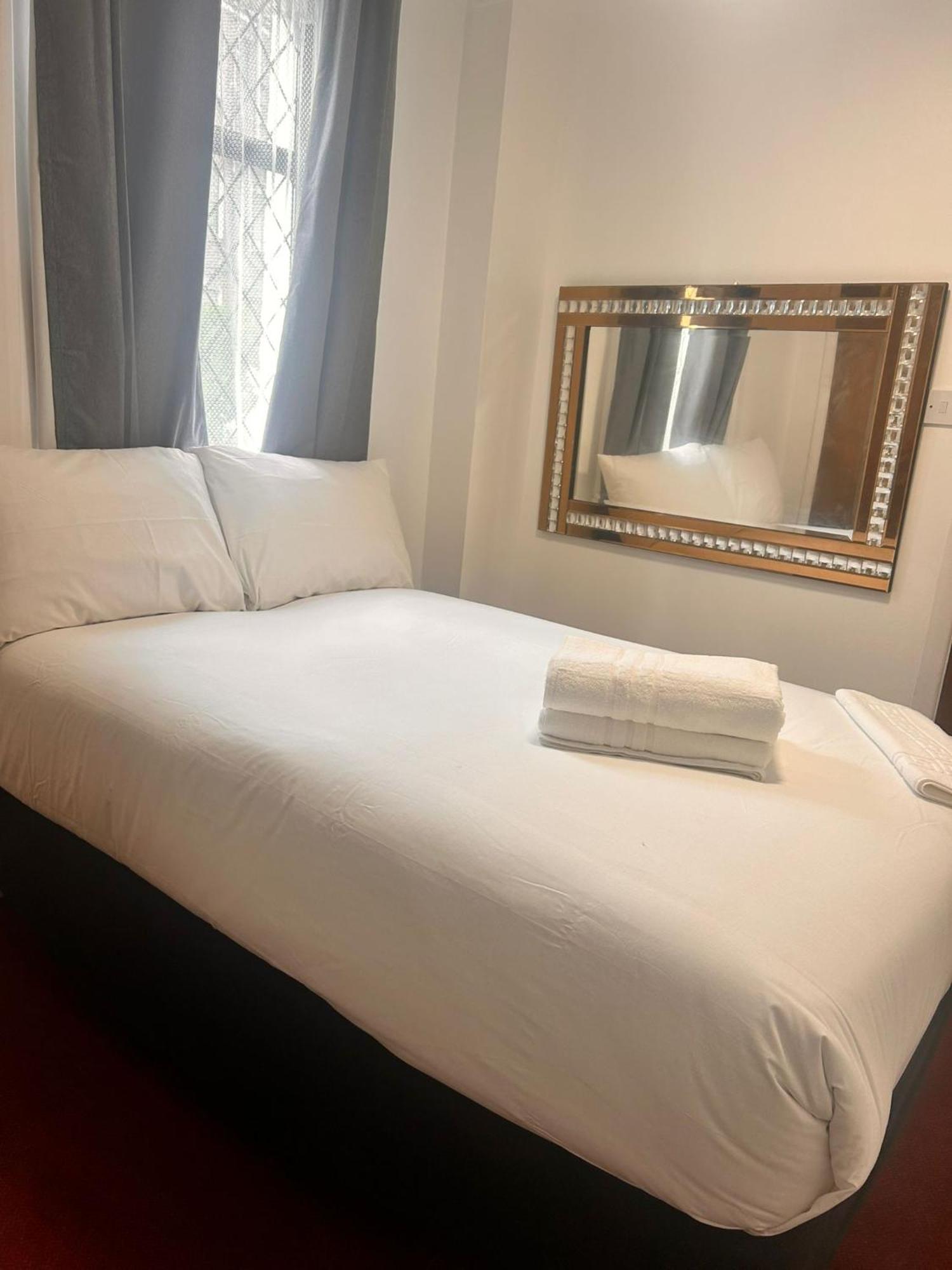 Double Room Private External Bathroom