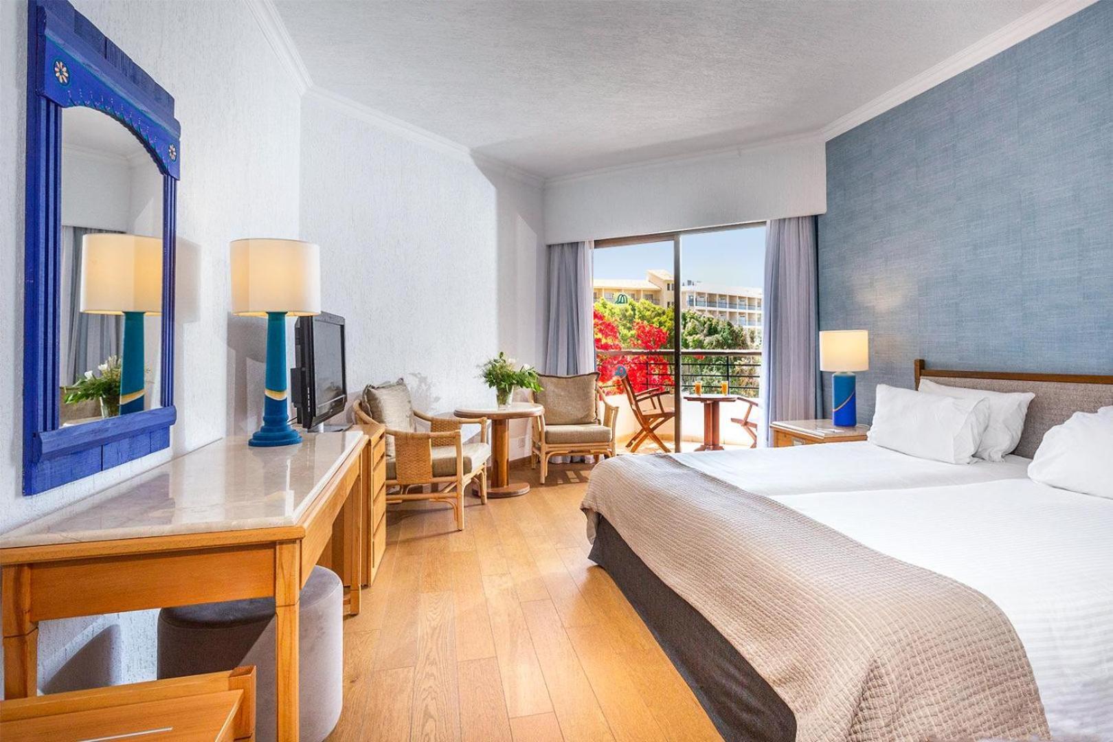 Double or Twin Room Partial Sea View