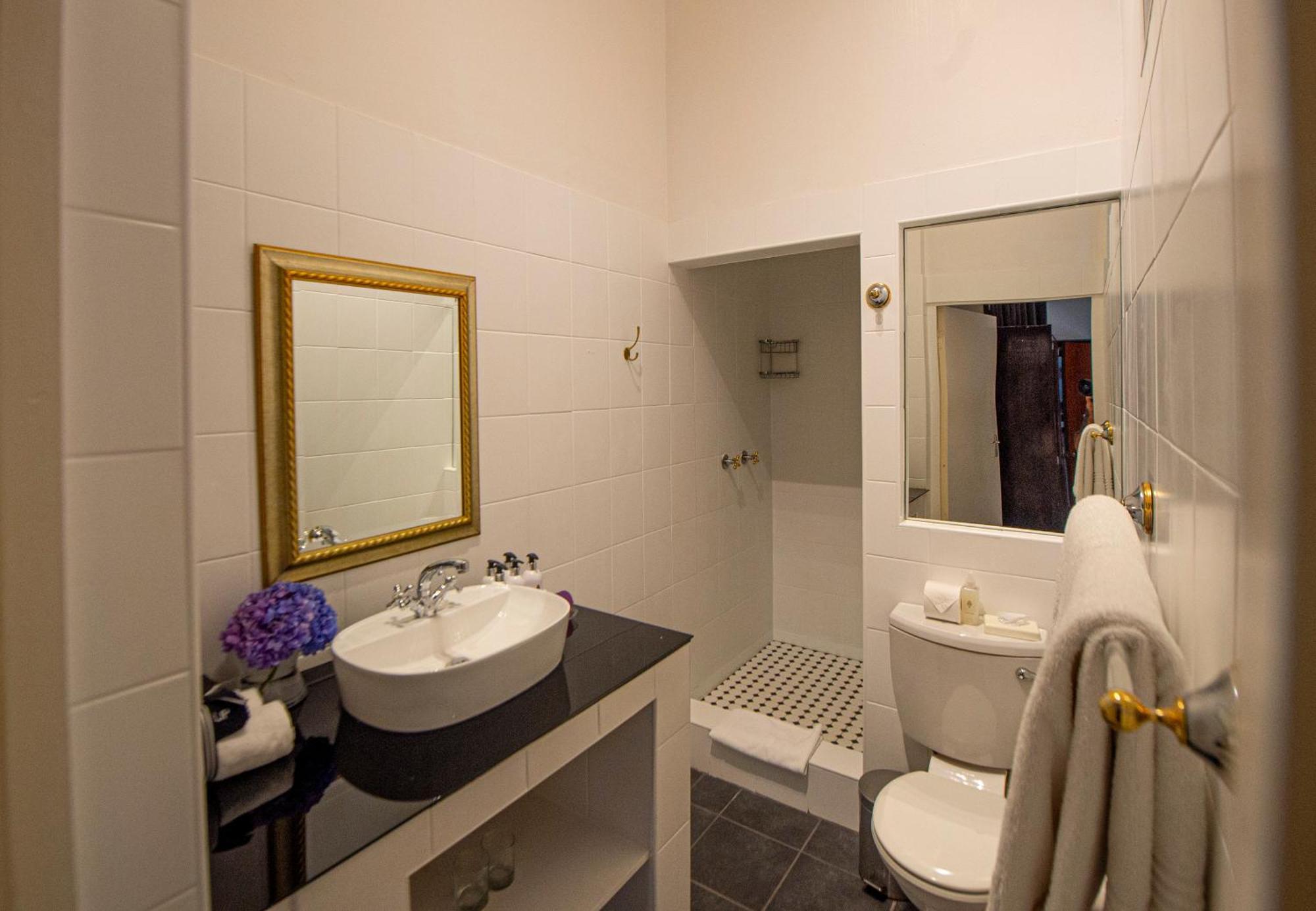Standard King or Twin Room