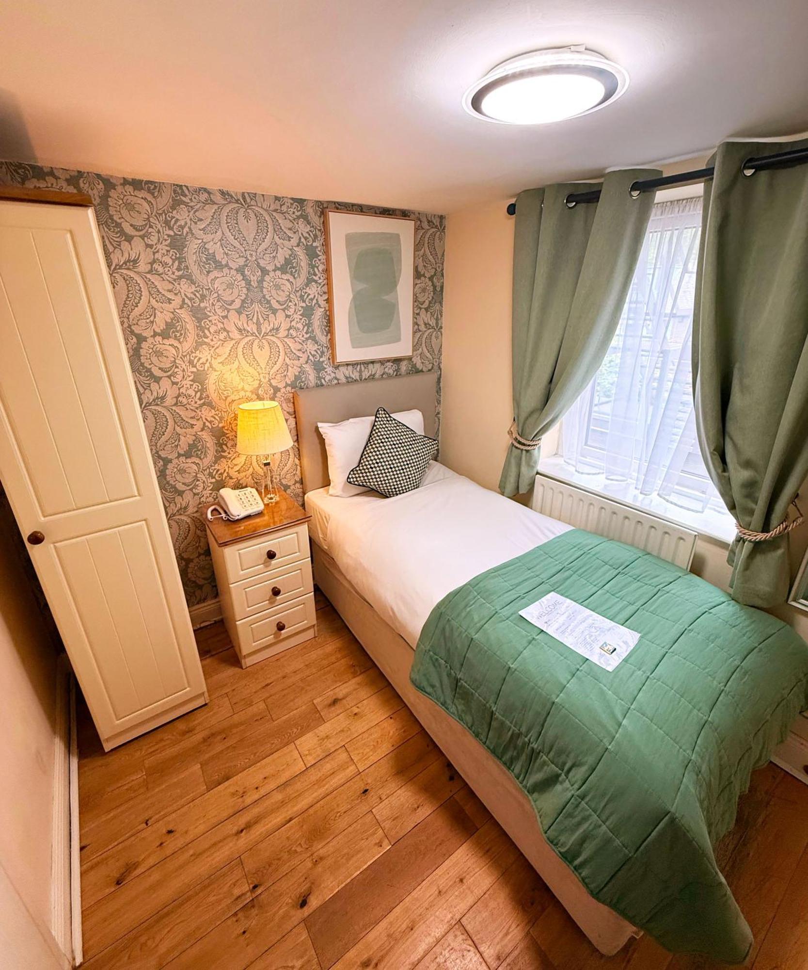 Compact Single Room