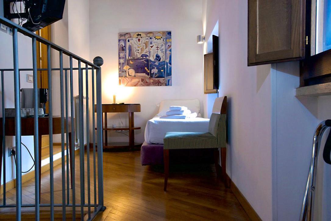 Suite Separate Building