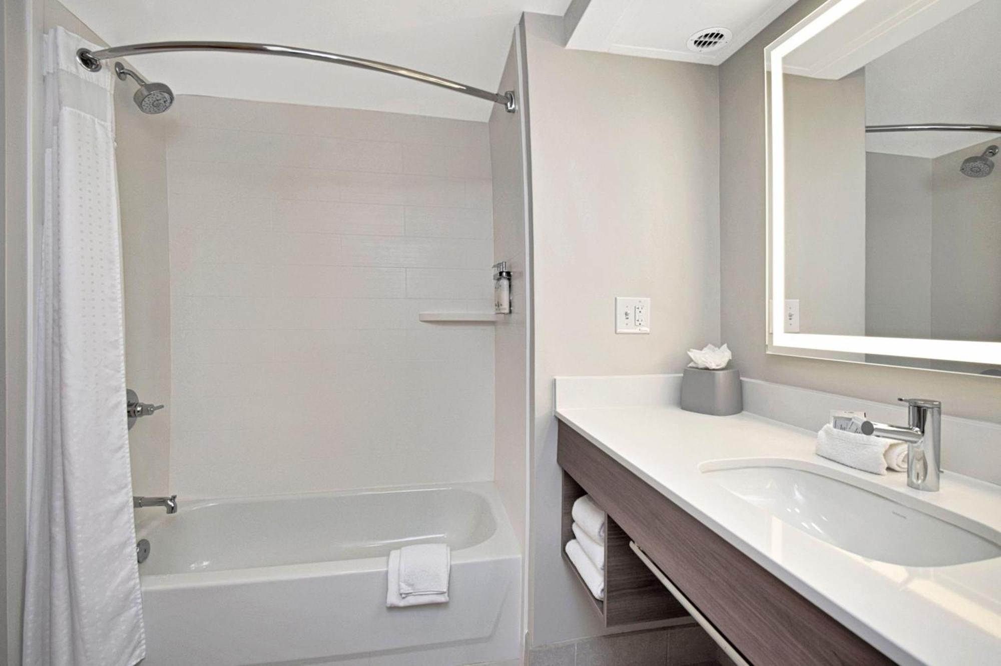 Standard Room Two Queen Beds