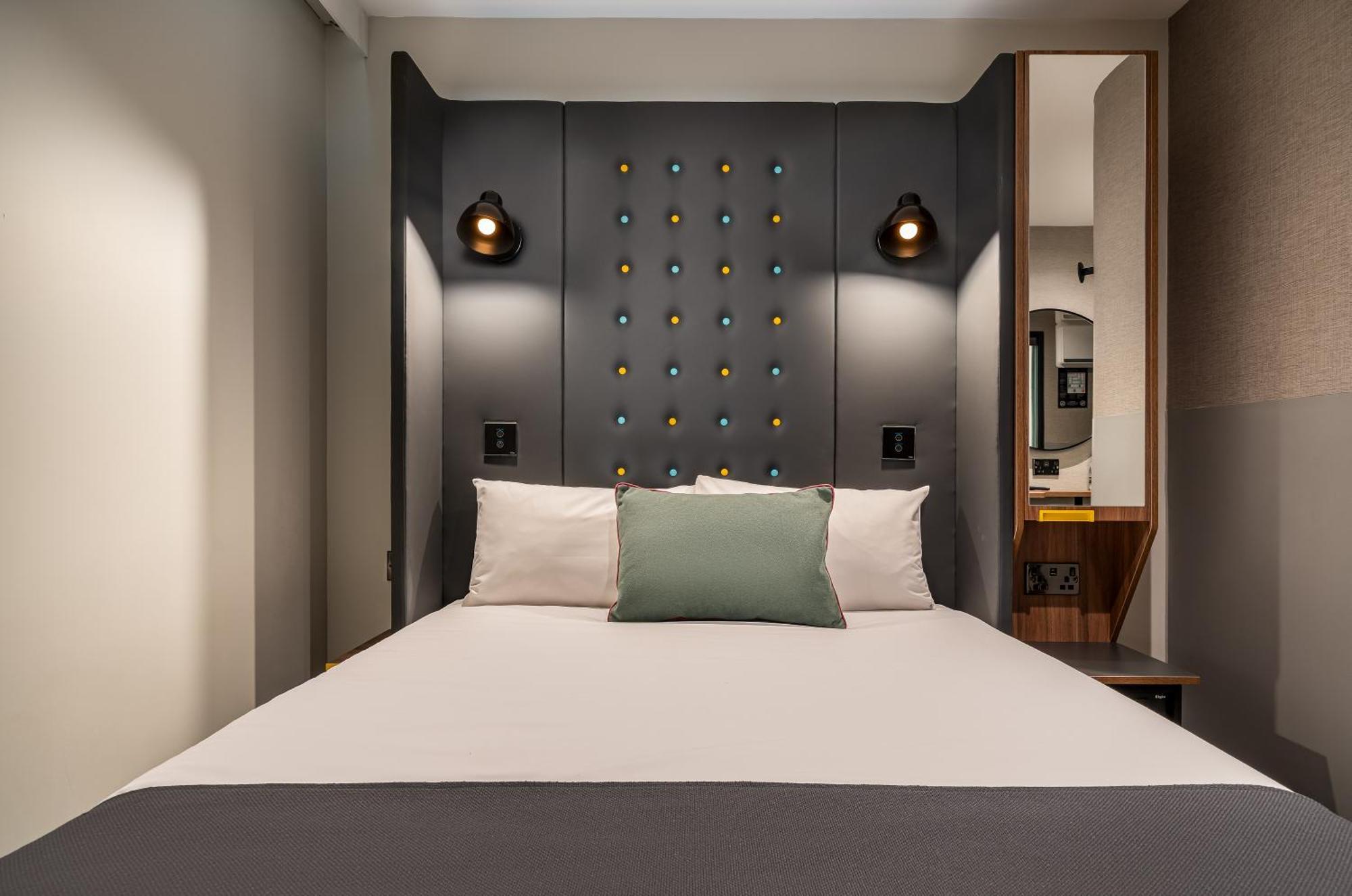 Cosy Double without Window