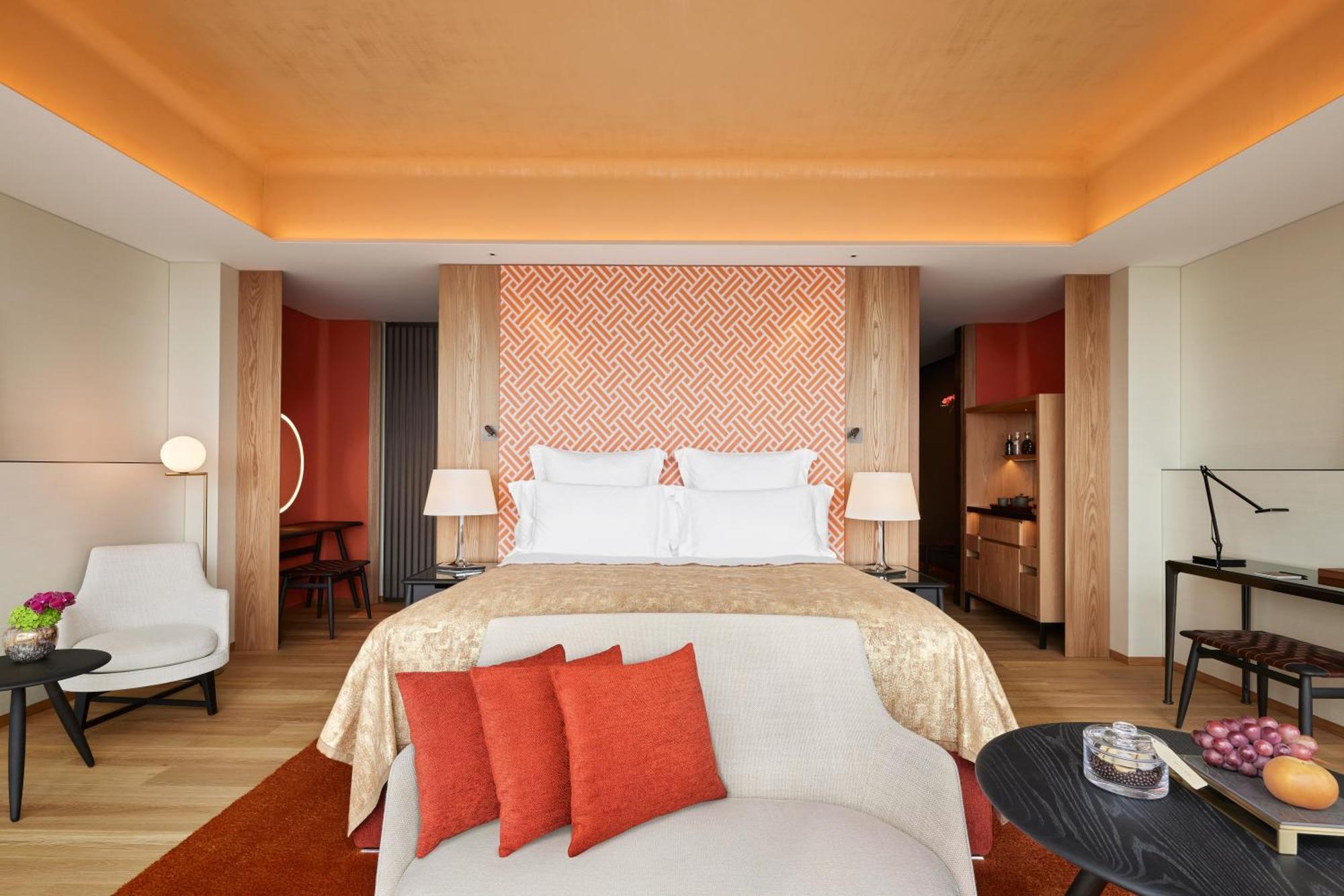 Deluxe King Room Skyline View
