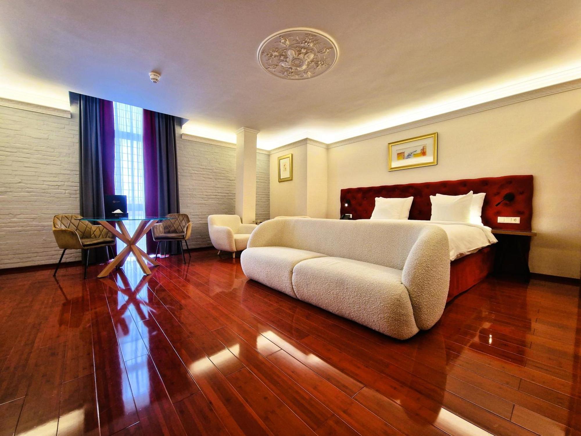 Suite Balkissoon