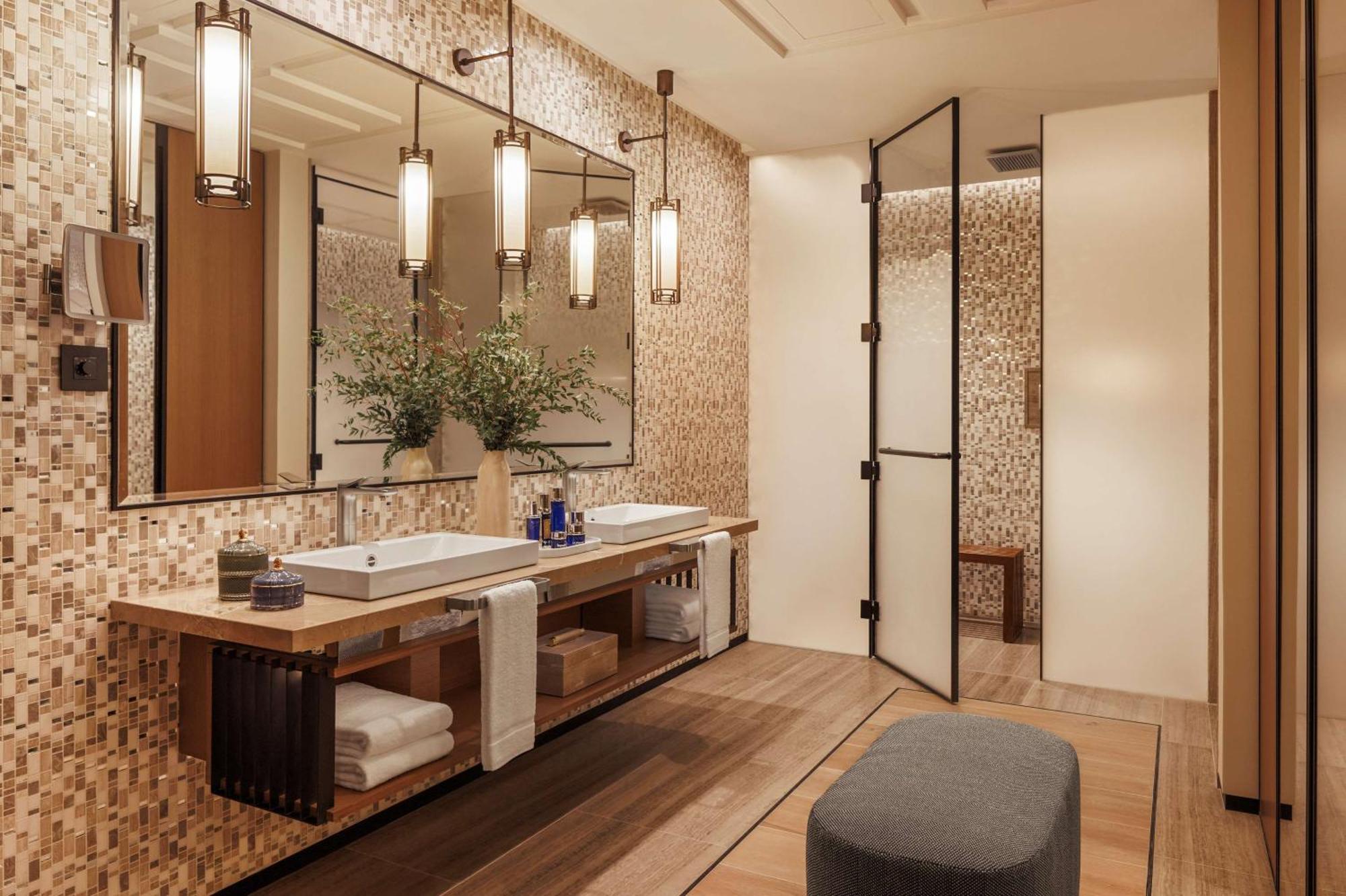 Two-Bedroom Signature Family Suite