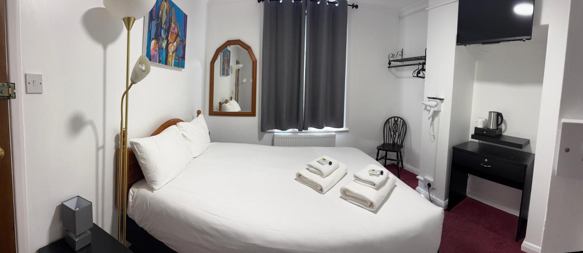Double Room Private Bathroom