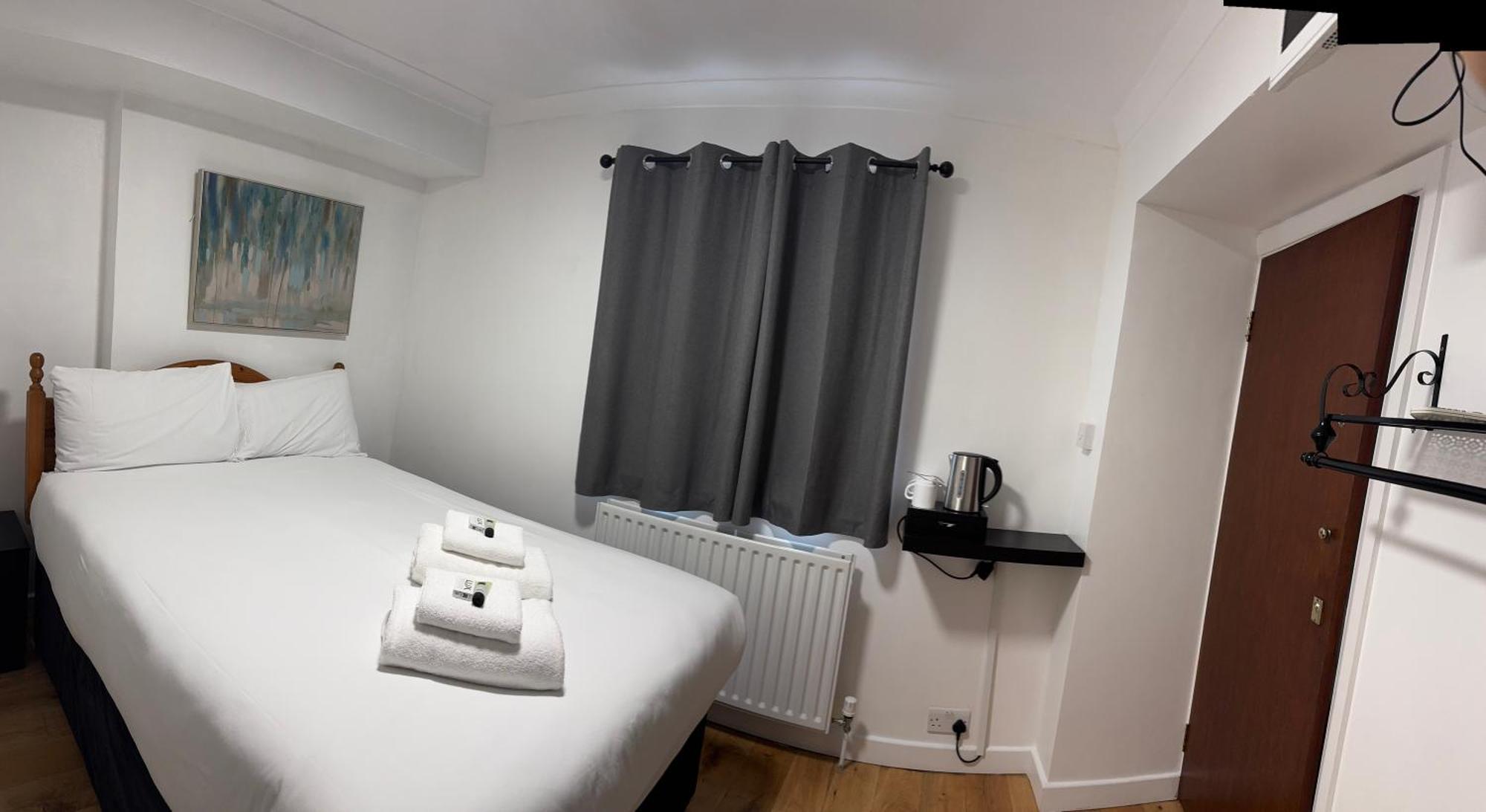 Double Room Private Bathroom