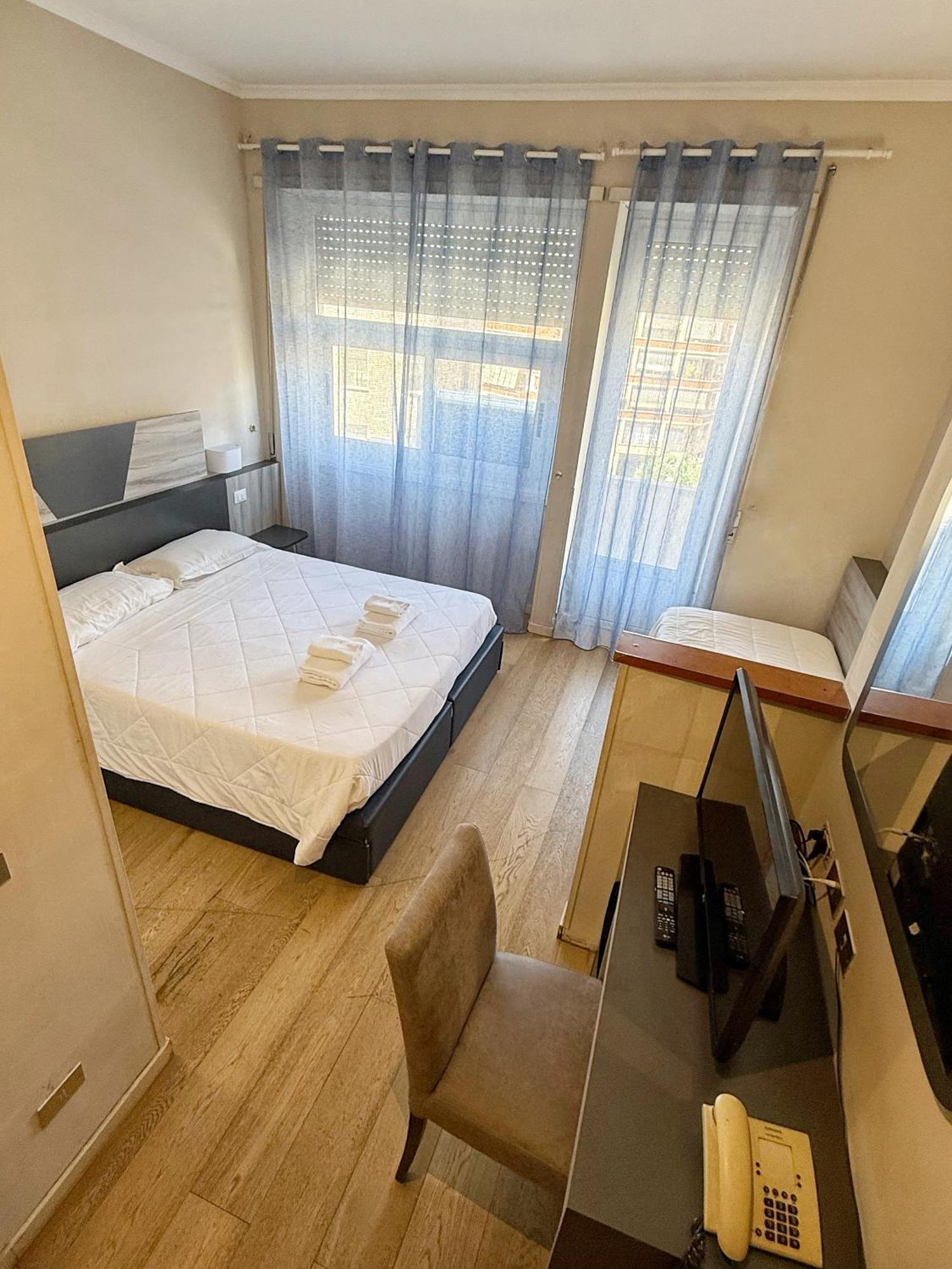 Basic Triple Room
