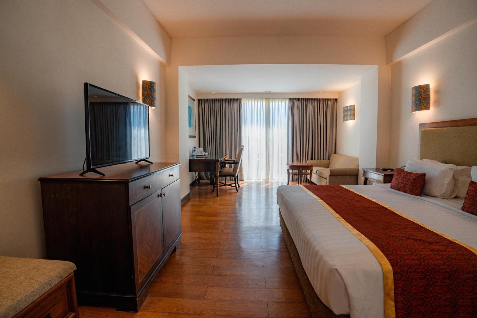 Super Deluxe Pool View Room Airport Transfer