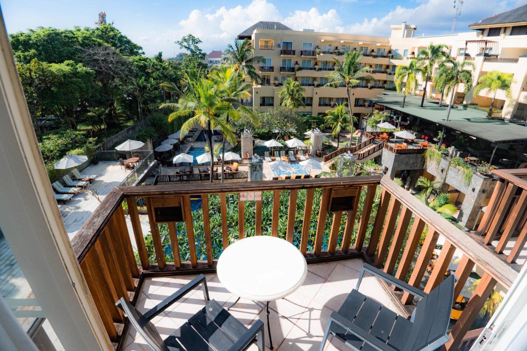 Super Deluxe Pool View Room Airport Transfer