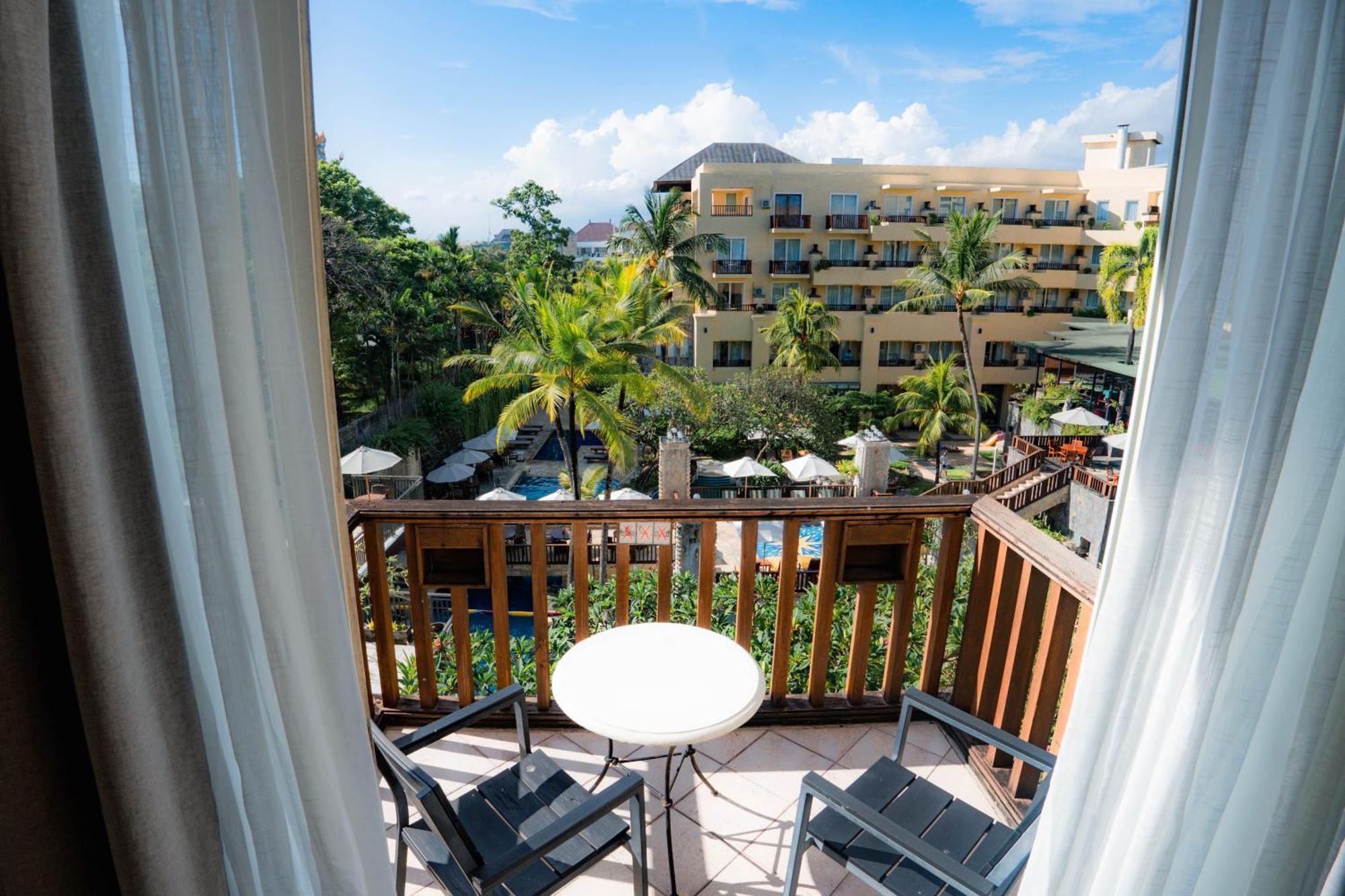 Super Deluxe Pool View Room Airport Transfer