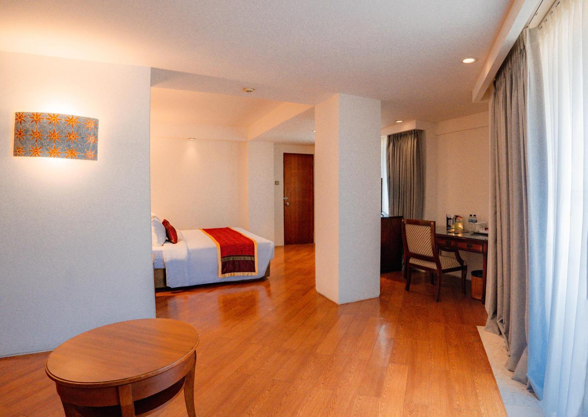 Super Deluxe Room Airport Transfer