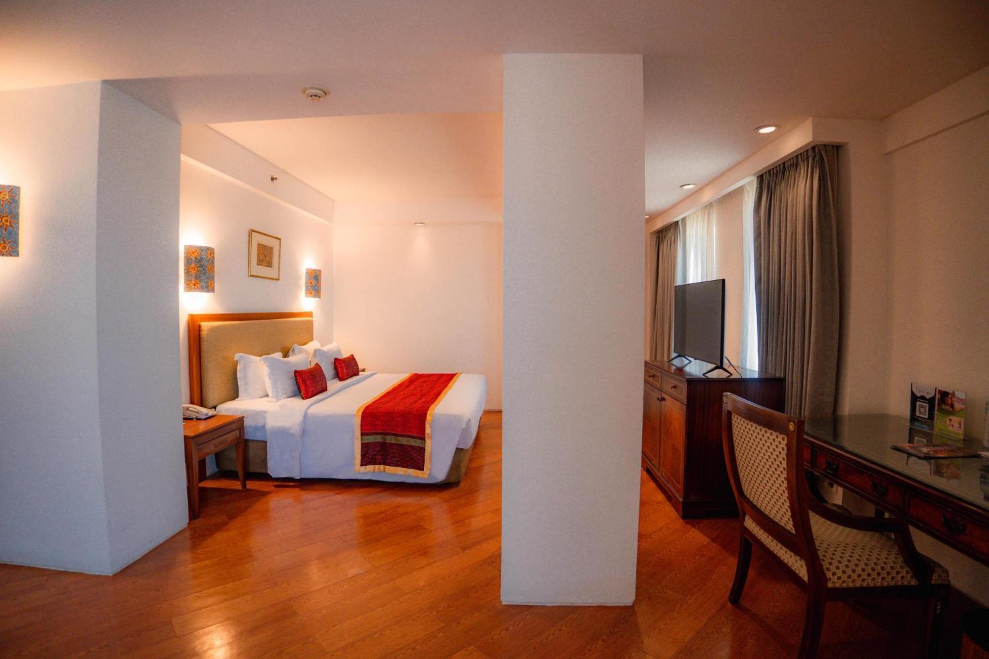 Super Deluxe Room Airport Transfer