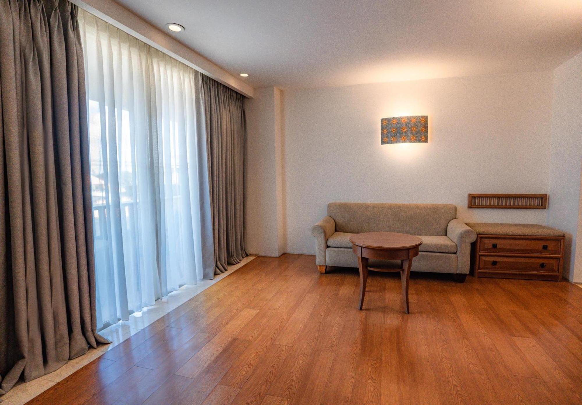 Super Deluxe Room Airport Transfer