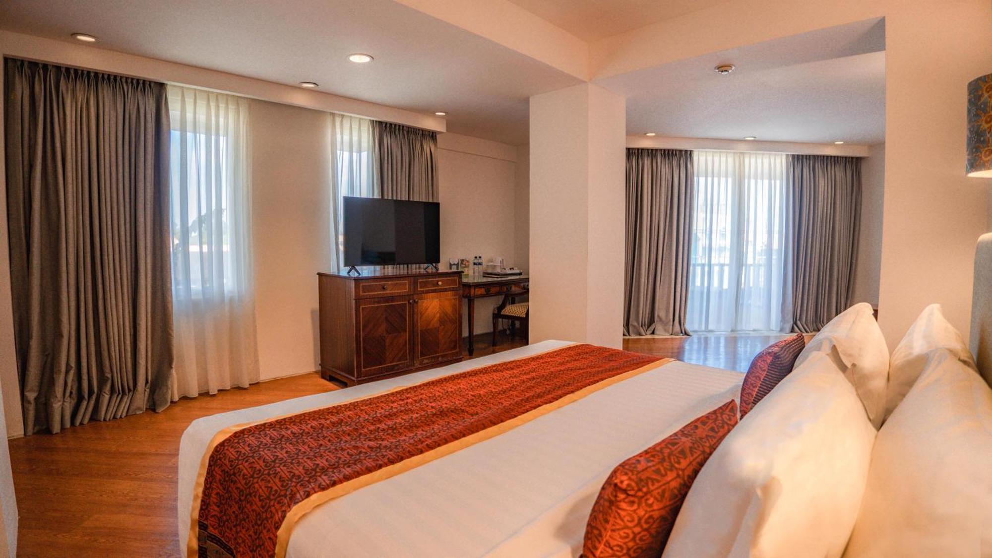 Super Deluxe Room Airport Transfer