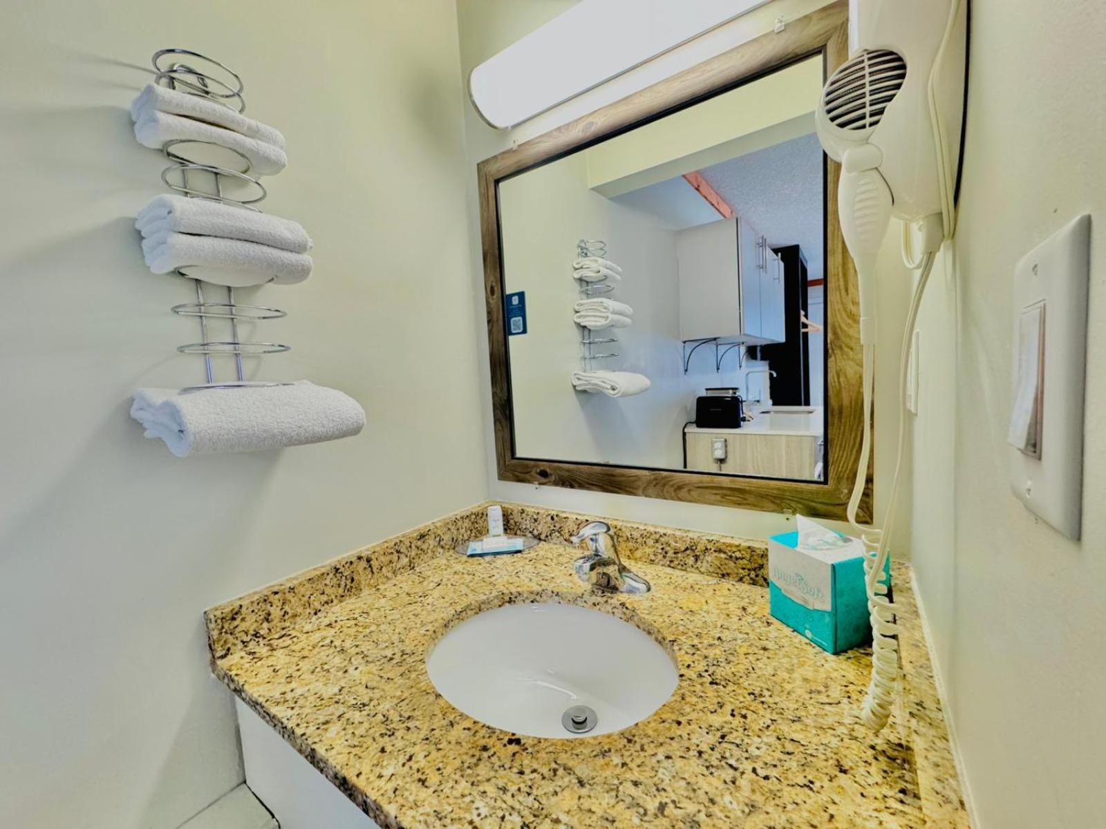 Chambre avec 2 Lits Queen-Size et Kitchenette - Non-Fumeurs