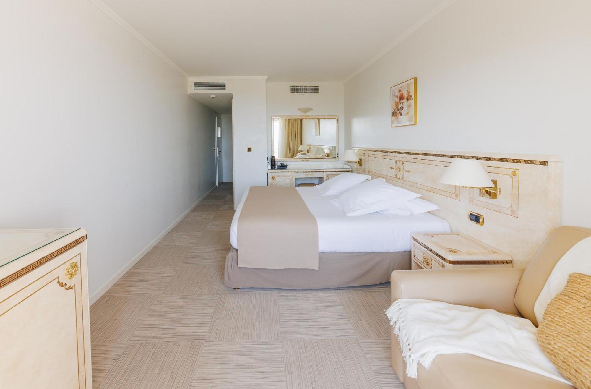 Deluxe Room with Panoramic Sea View,1676727657:JPEG