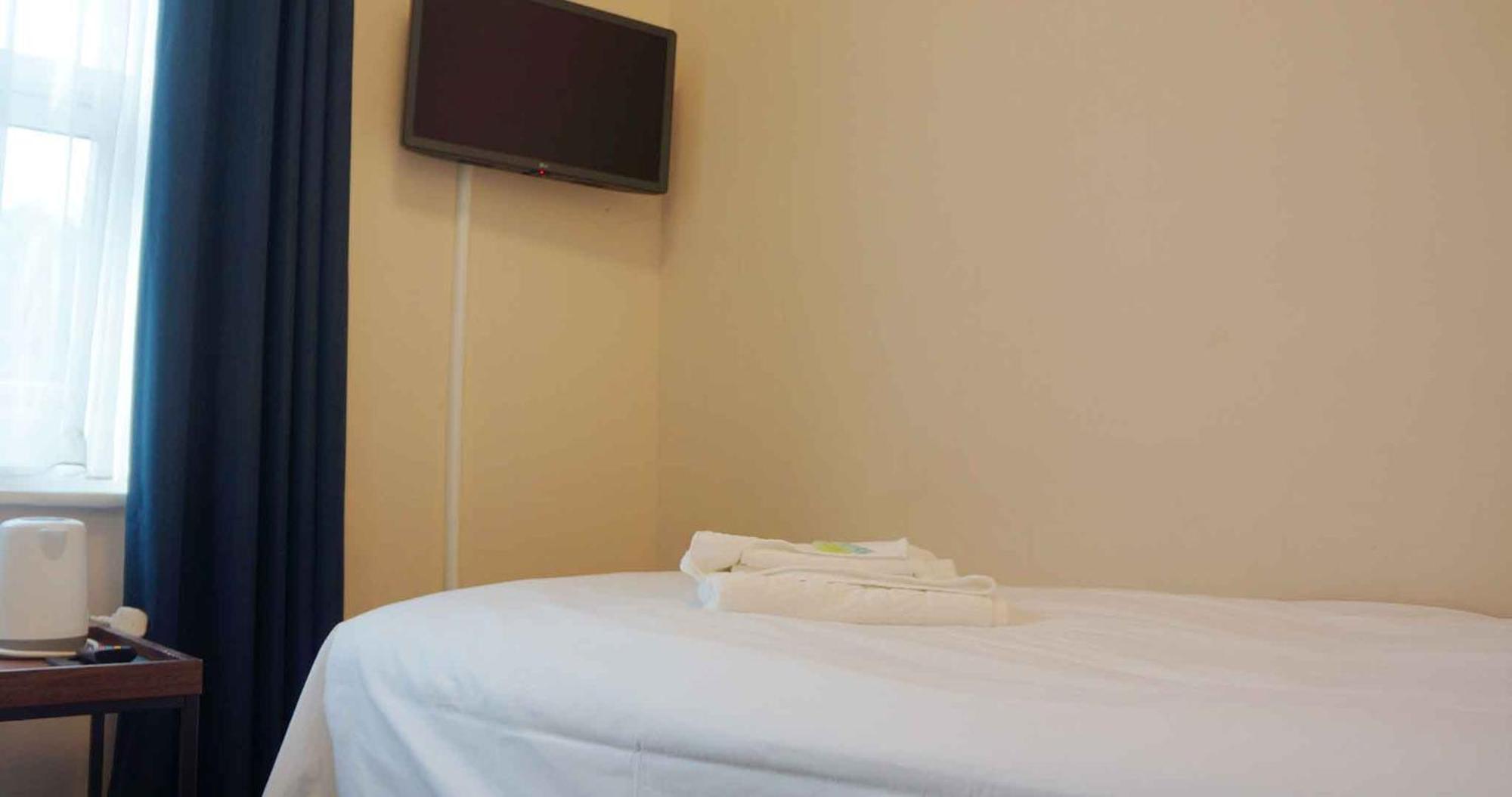 Small Single Room