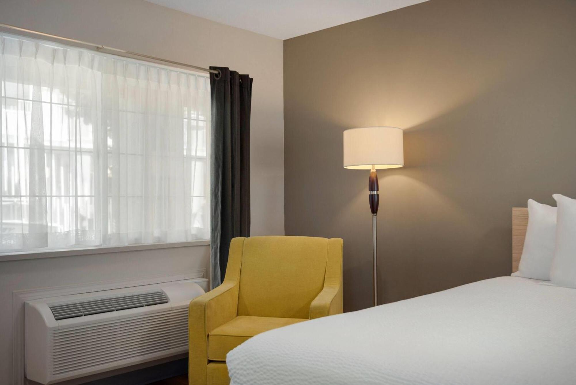 Deluxe Queen Room Two Queen Beds Non-Smoking