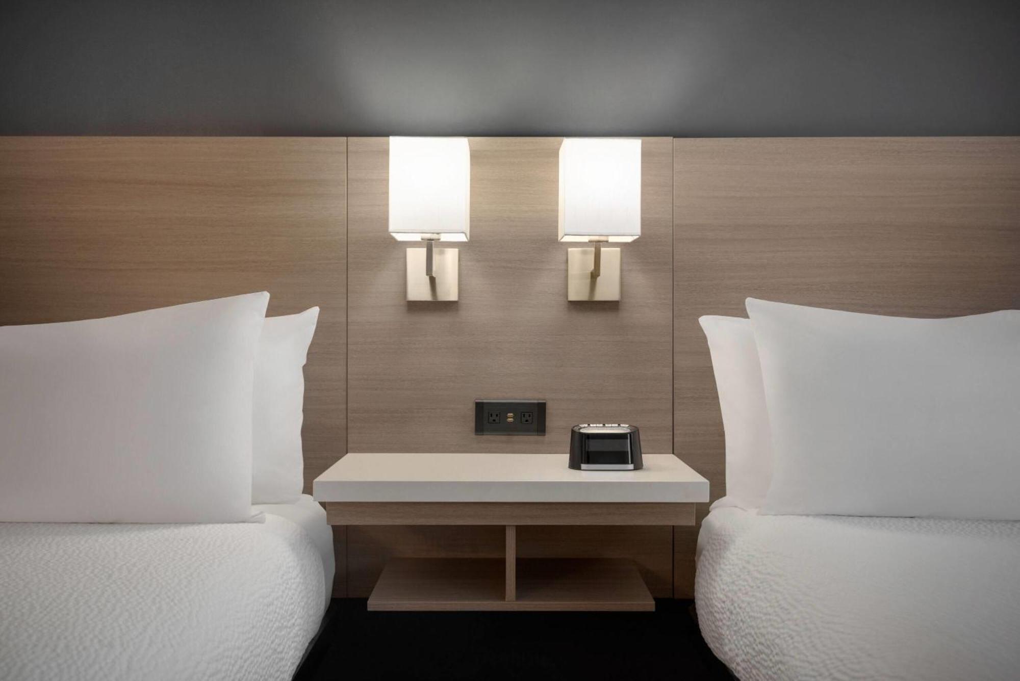 Deluxe Queen Room Two Queen Beds Non-Smoking