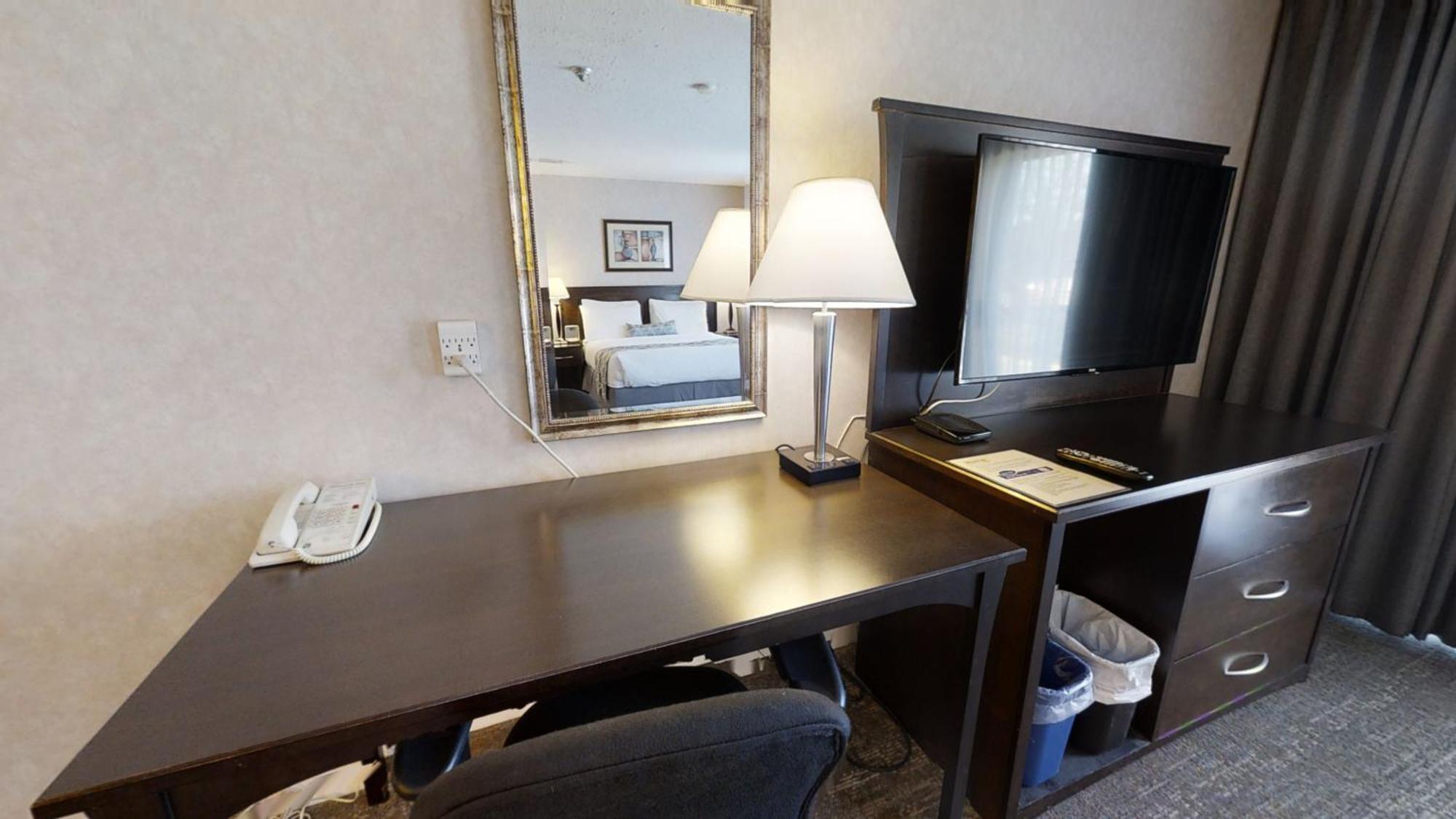 Standard Room 1 Queen Kitchenette Non-Pet Friendly
