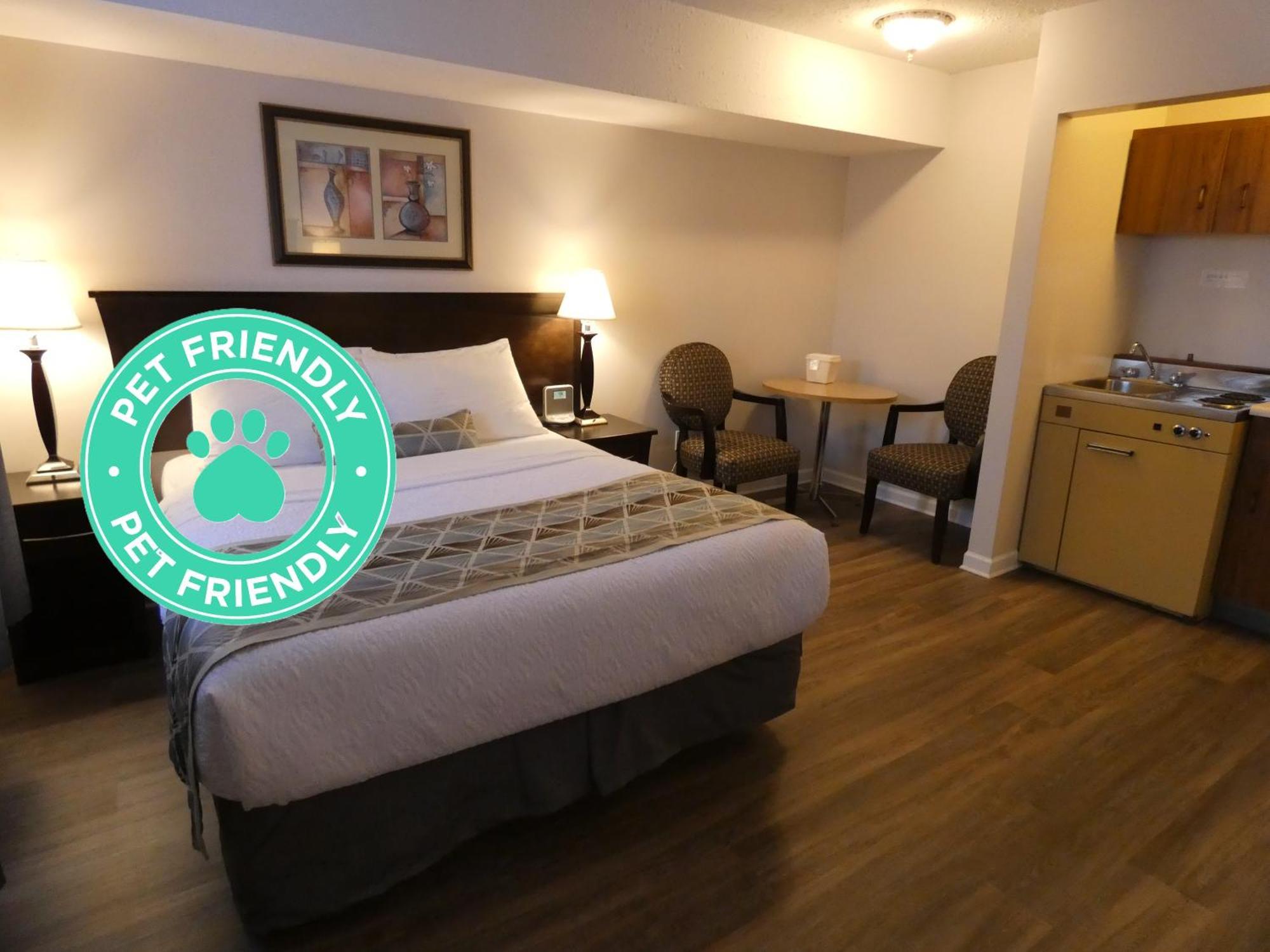 Standard 1 Queen Kitchenette Pet Friendly