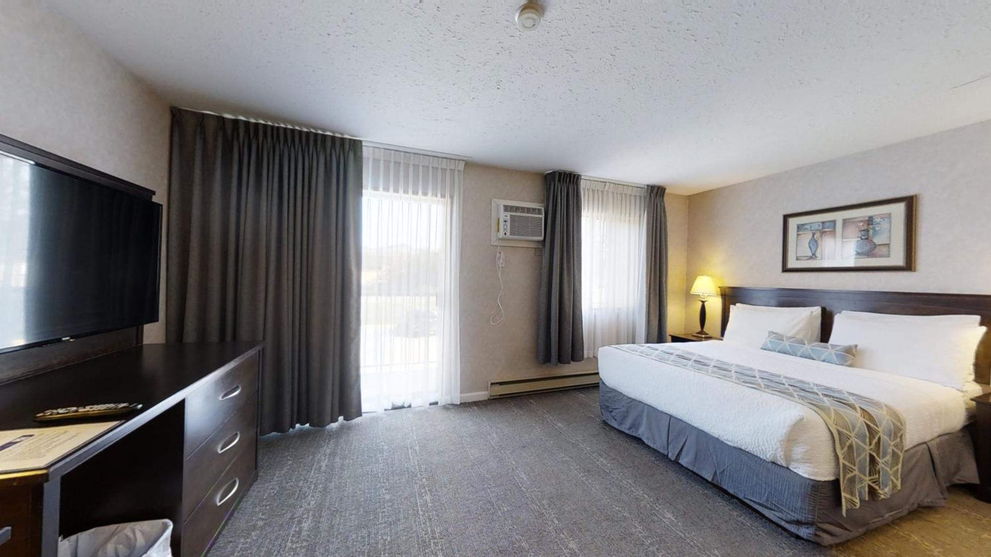 Standard Room 1 Queen Kitchenette Non-Pet Friendly