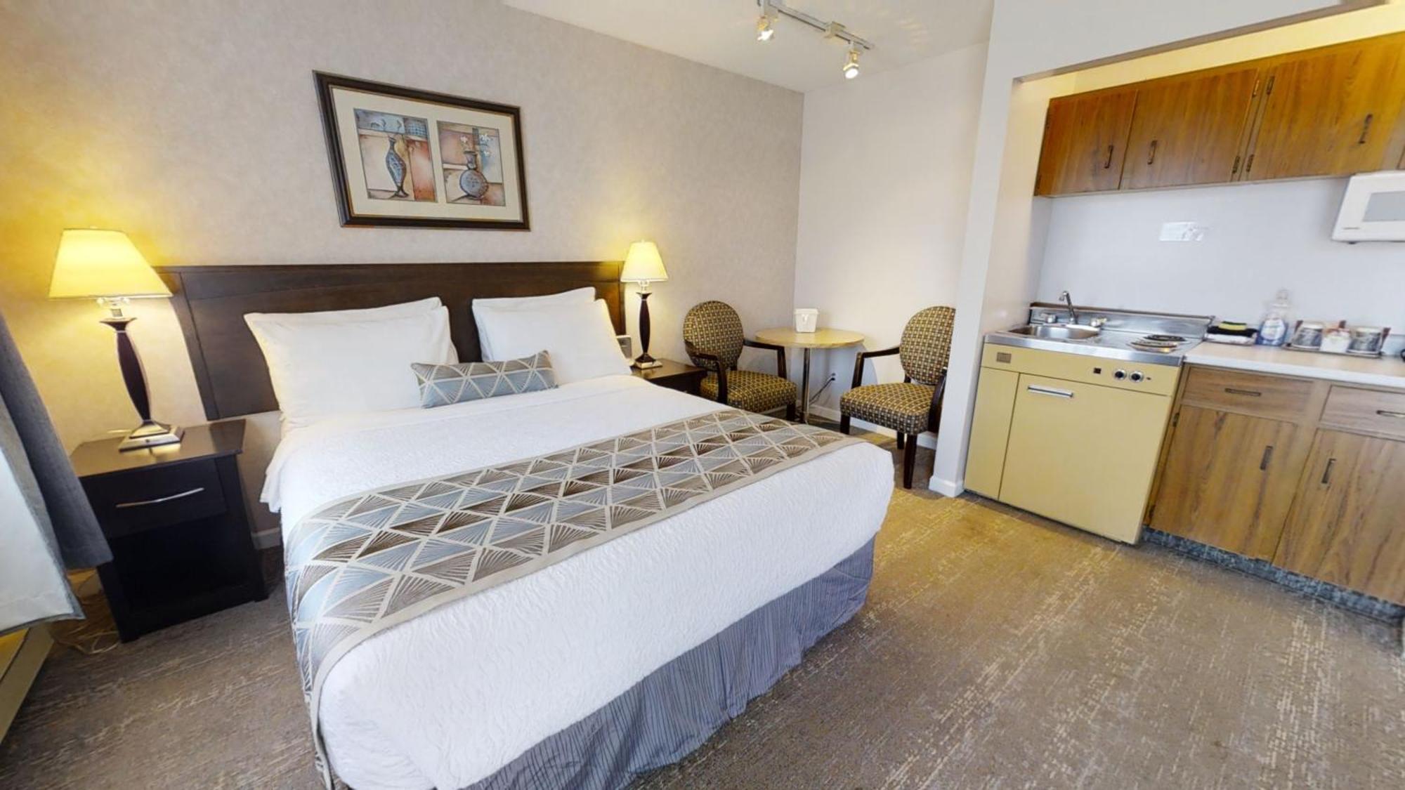 Standard Room 1 Queen Kitchenette Non-Pet Friendly