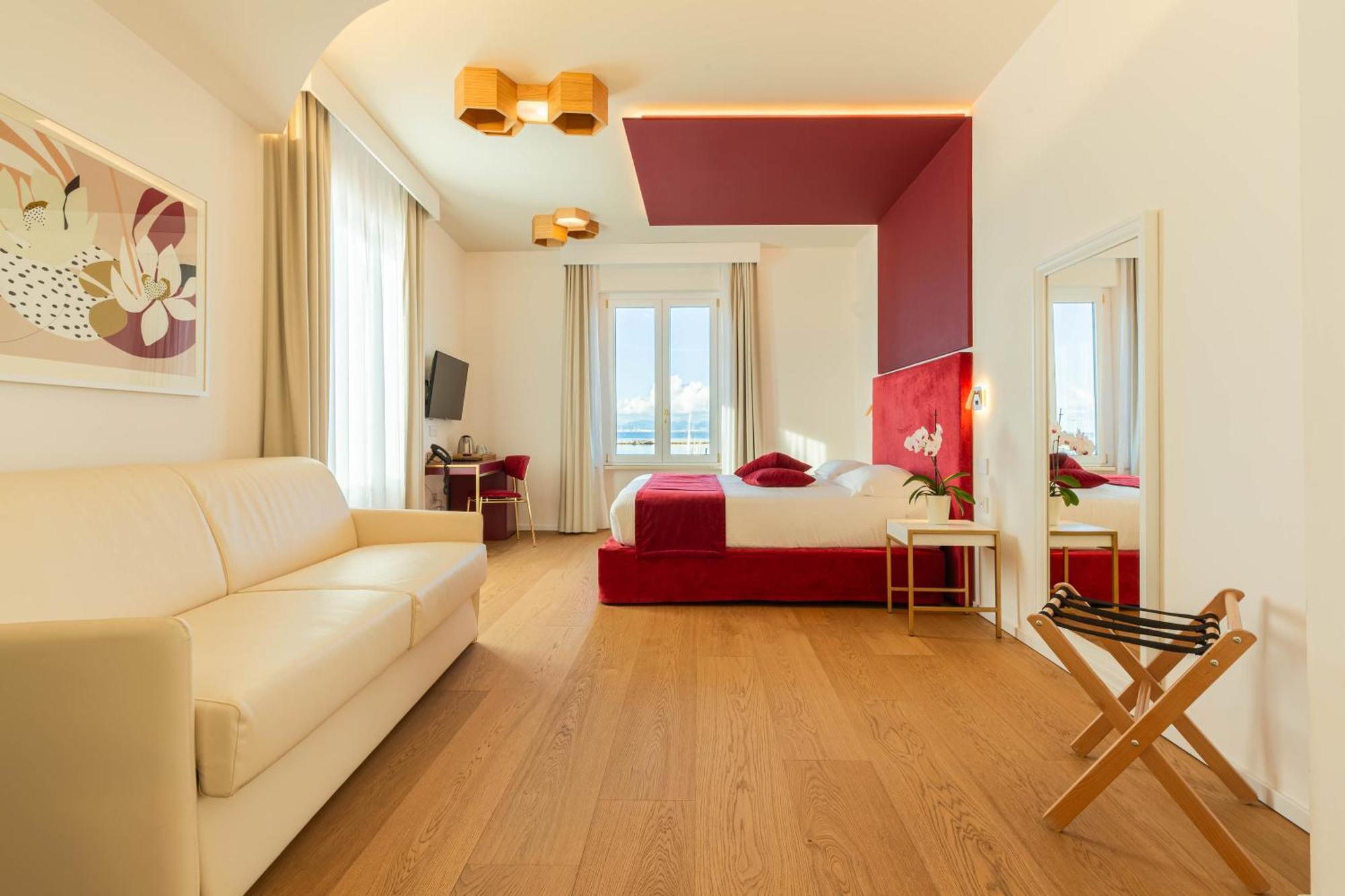 Junior Suite Bath Sea View