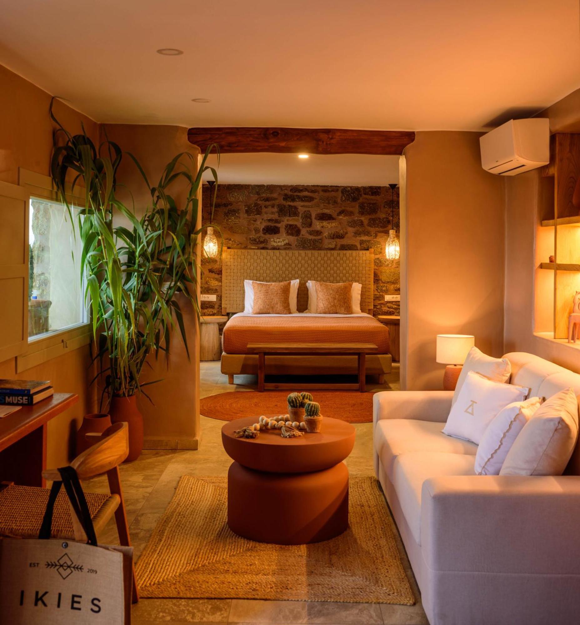 Bao's Dream mini suite outdoor jacuzzi