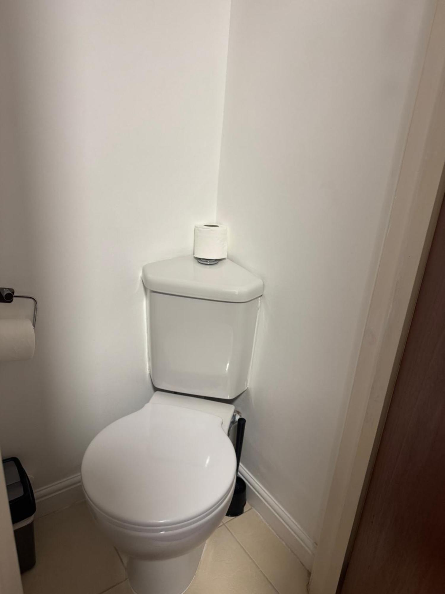 Single Room Private External Bathroom