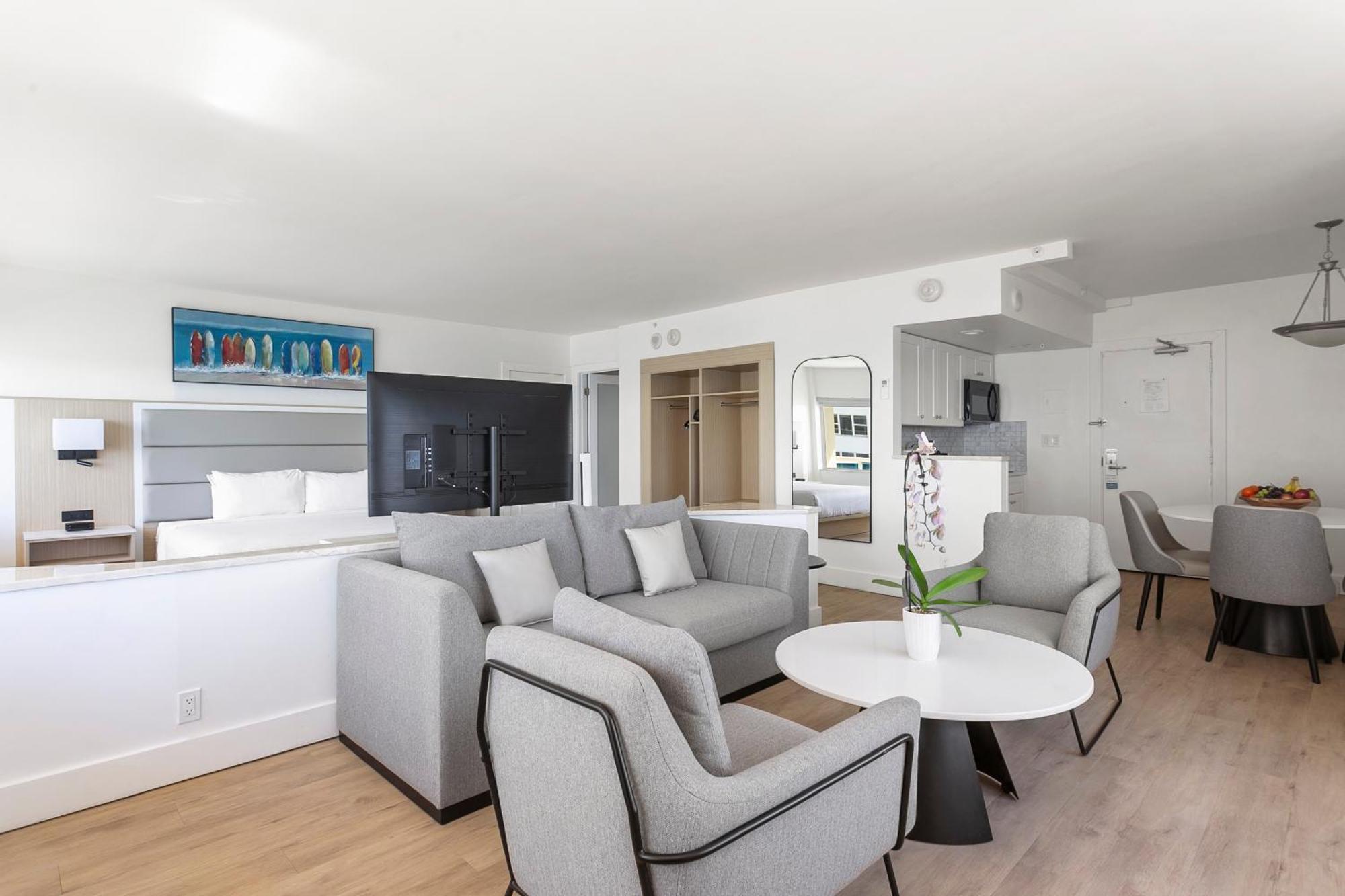 King Suite with Ocean View,1677853680:JPEG