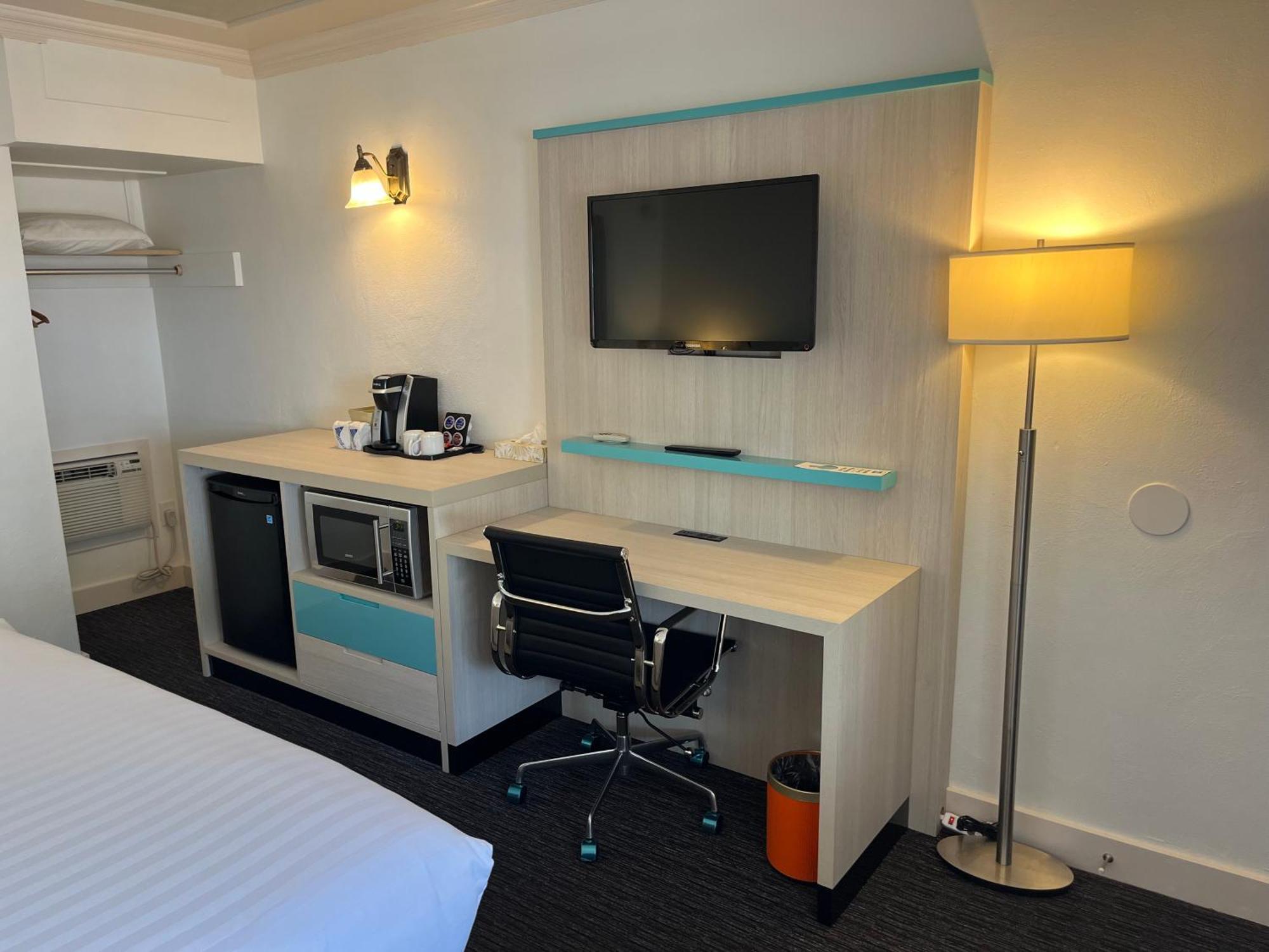 Standard King Room