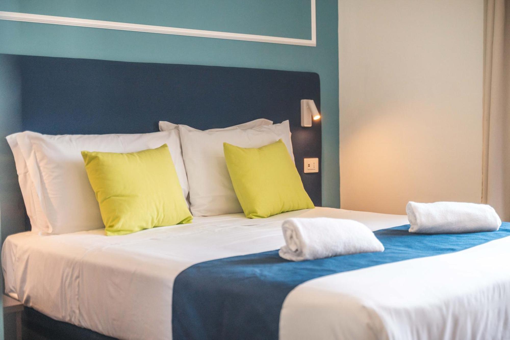Double or Twin Room Partial Sea View